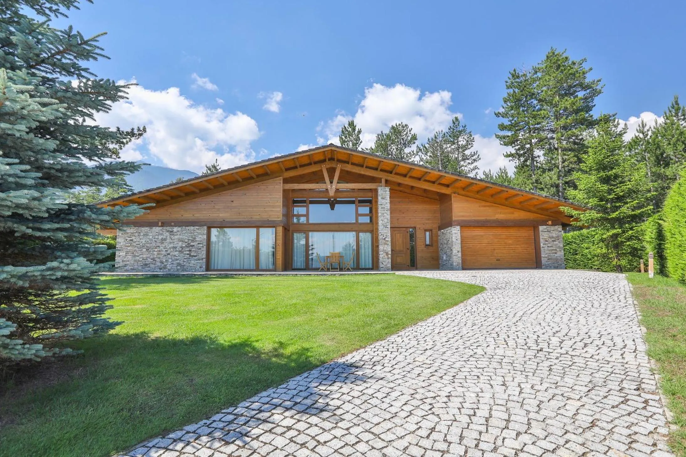 Garden in Pirin Golf & Country Club Apartment Complex