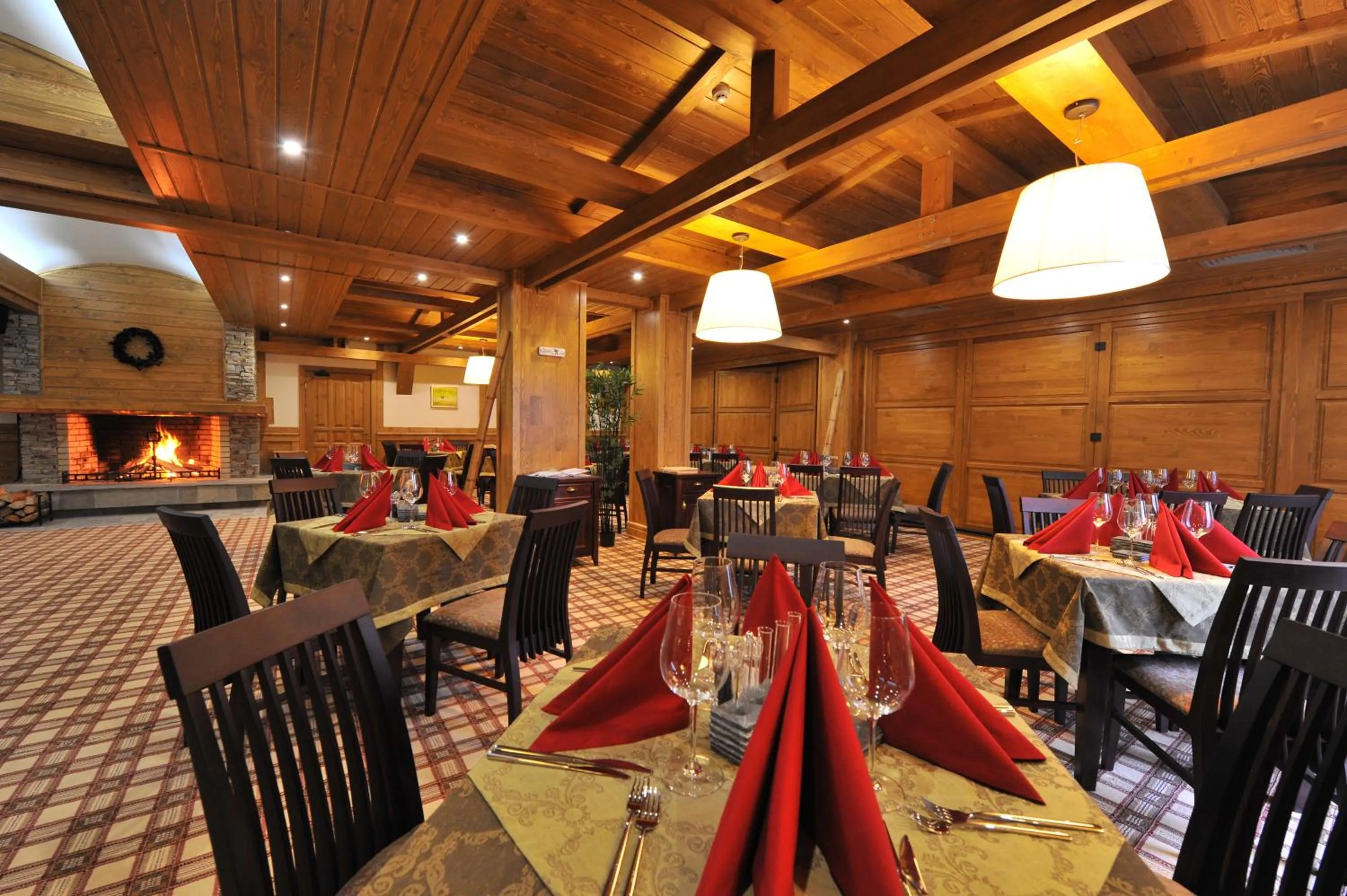 Restaurant/places to eat in Pirin Golf & Country Club Apartment Complex