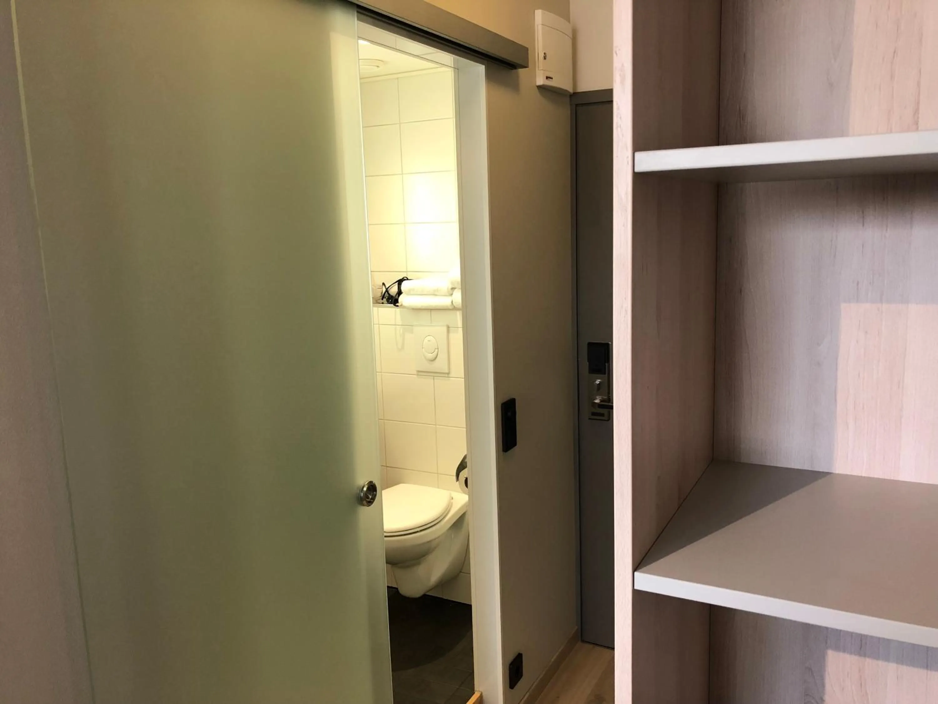 Bathroom in Pilot Airport Hotel