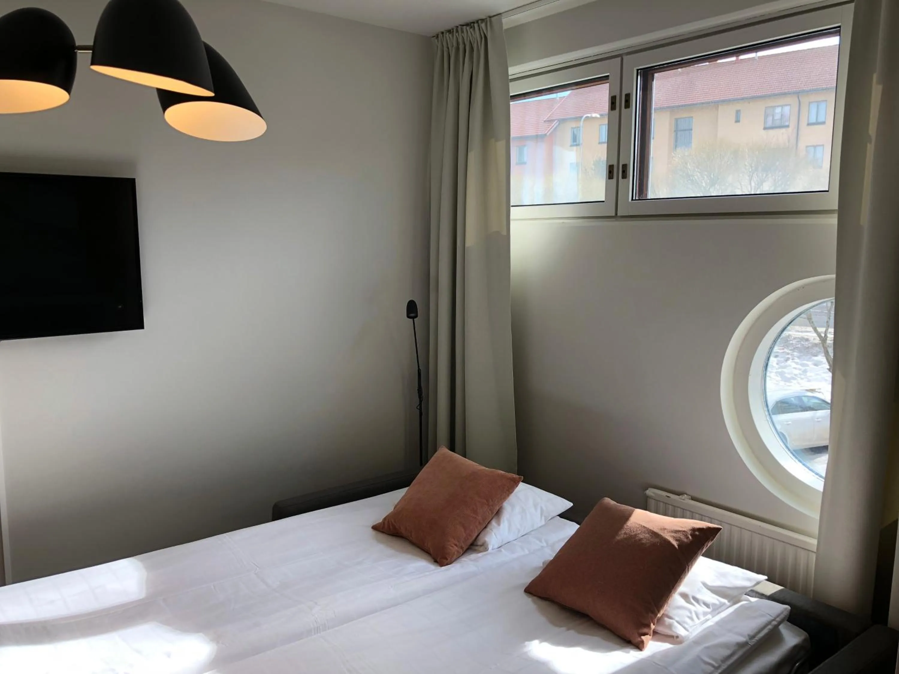 bunk bed, Bed in Pilot Airport Hotel