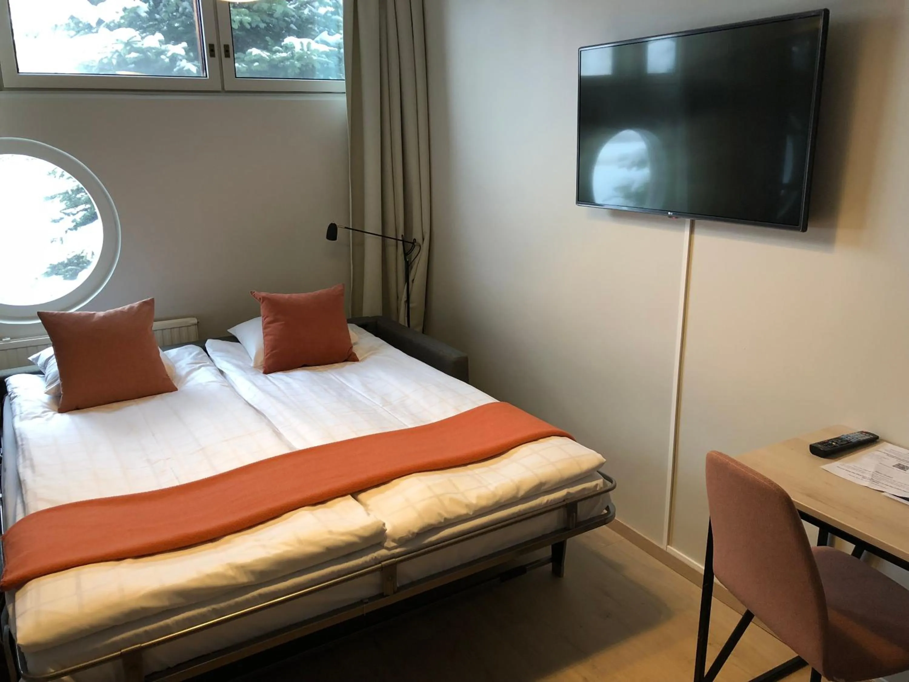 Bed in Pilot Airport Hotel