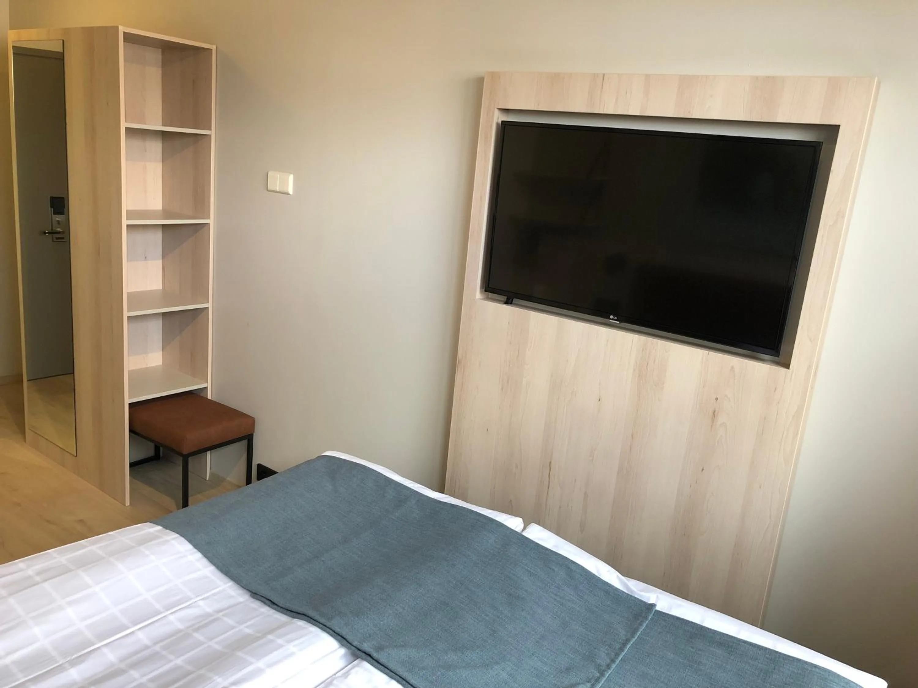 TV and multimedia, Bed in Pilot Airport Hotel