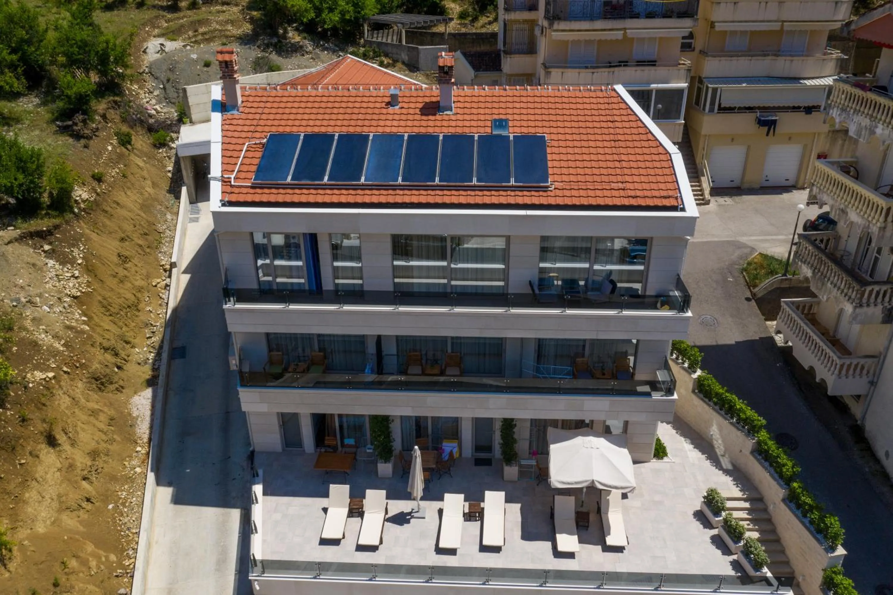 Property building in Casa Nuova