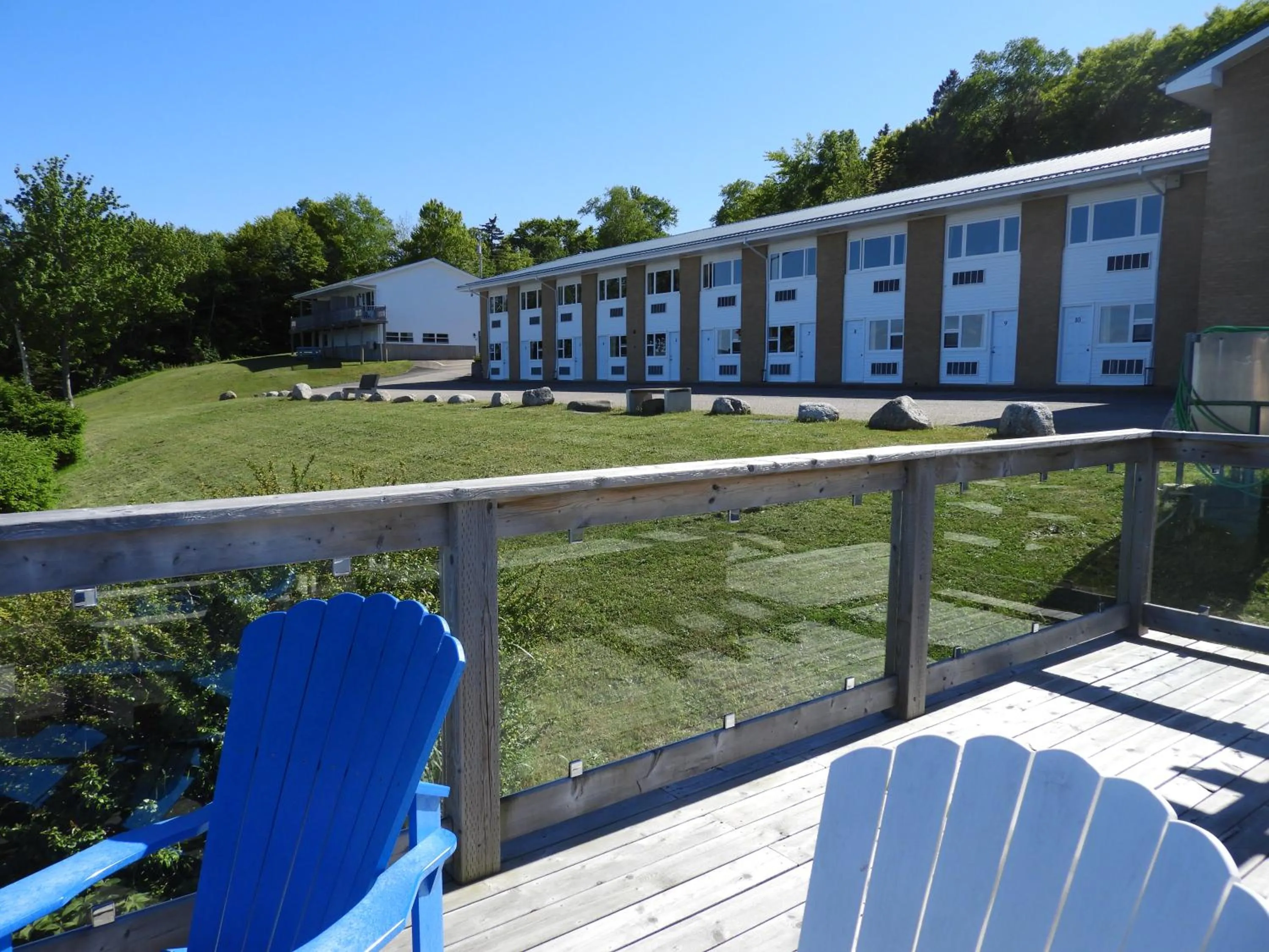 Patio in Admiral Digby Inn Restaurant and Cottages