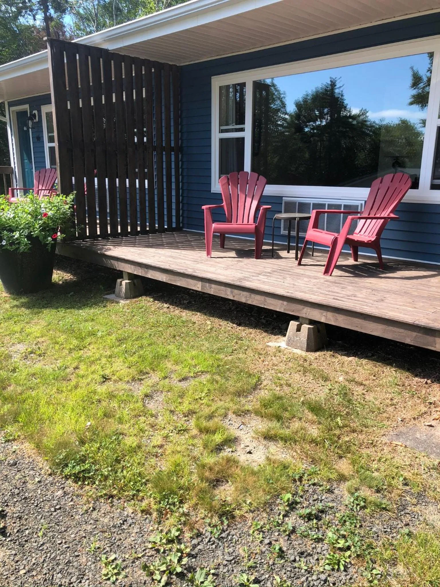 Patio in Admiral Digby Inn Restaurant and Cottages