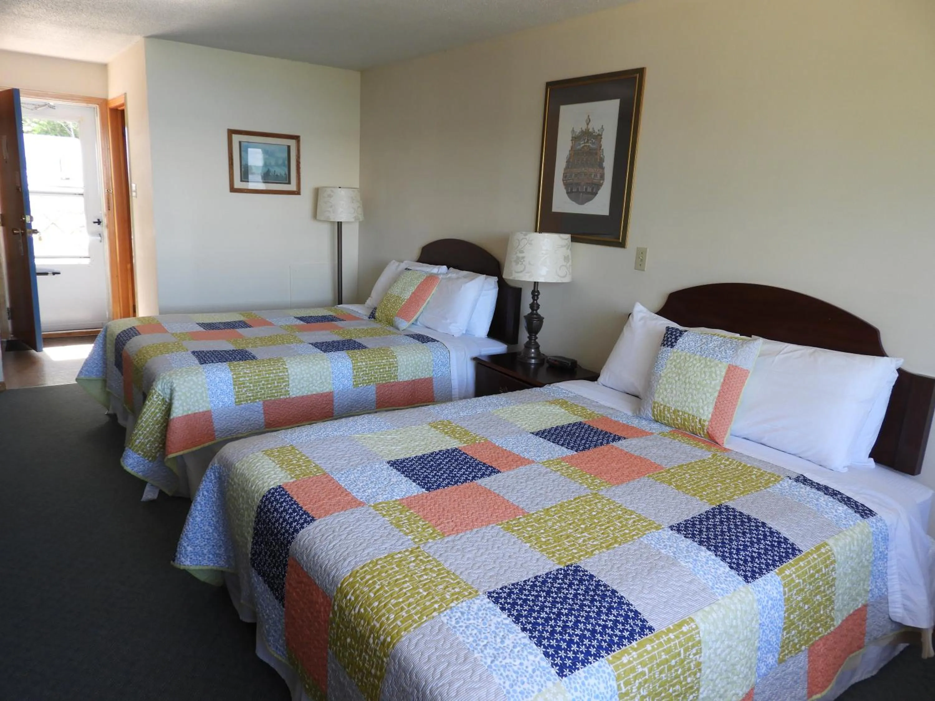 Restaurant/places to eat, Bed in Admiral Digby Inn Restaurant and Cottages