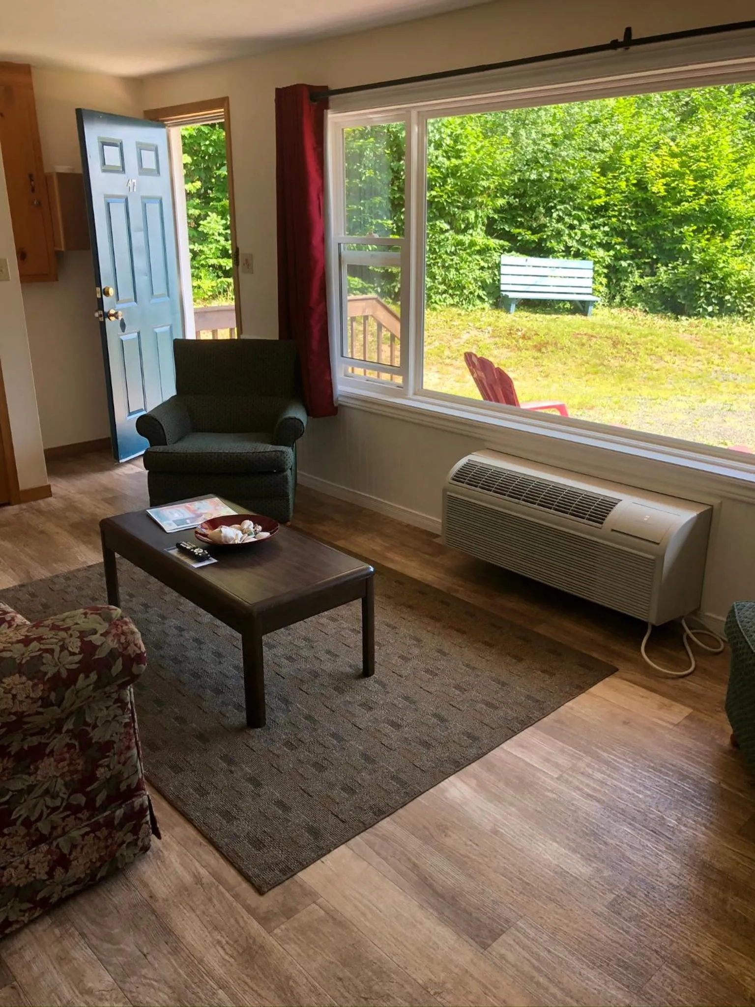 Living room in Admiral Digby Inn Restaurant and Cottages