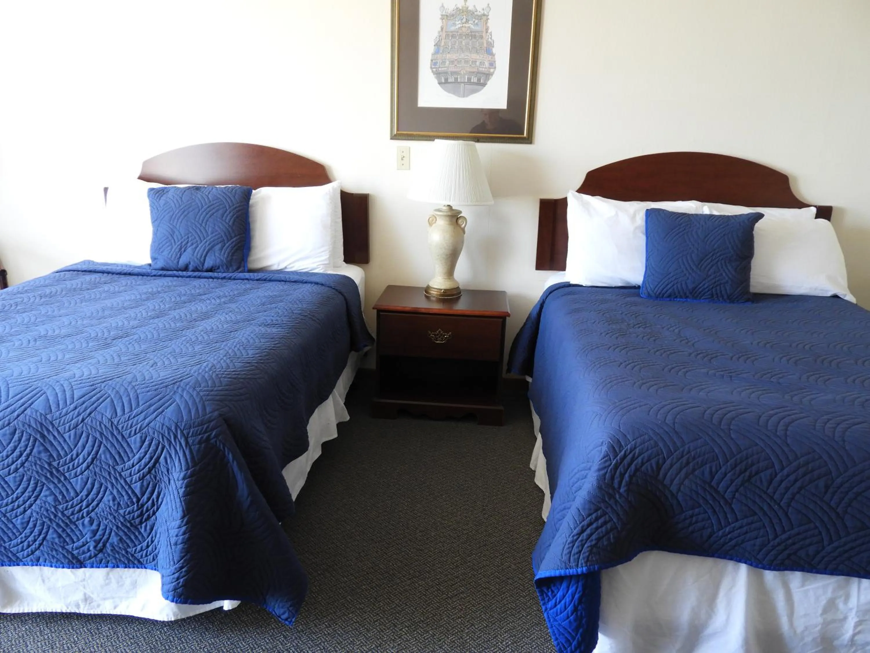 Bedroom, Bed in Admiral Digby Inn Restaurant and Cottages