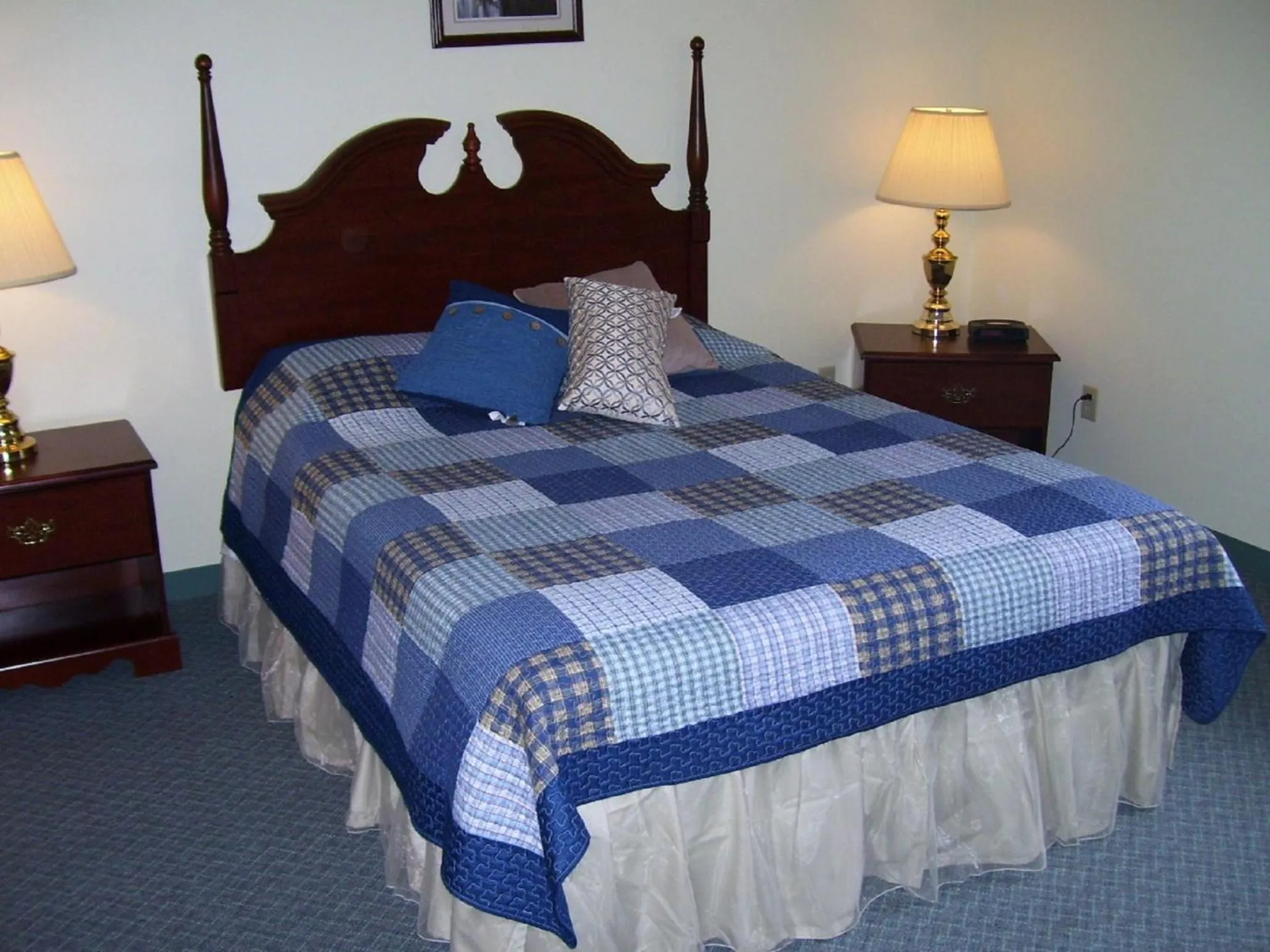 Bed in Admiral Digby Inn Restaurant and Cottages