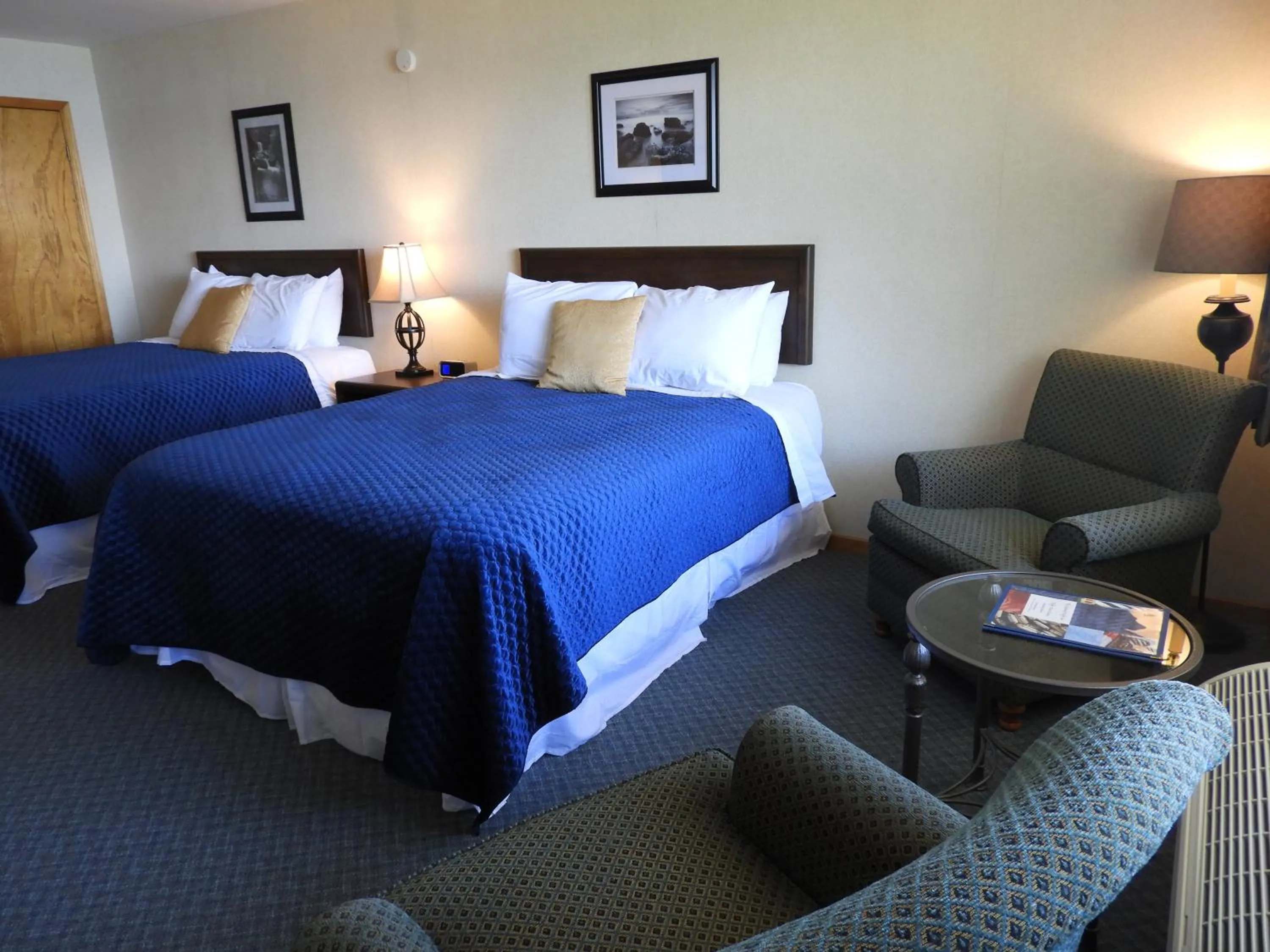 Bedroom, Bed in Admiral Digby Inn Restaurant and Cottages