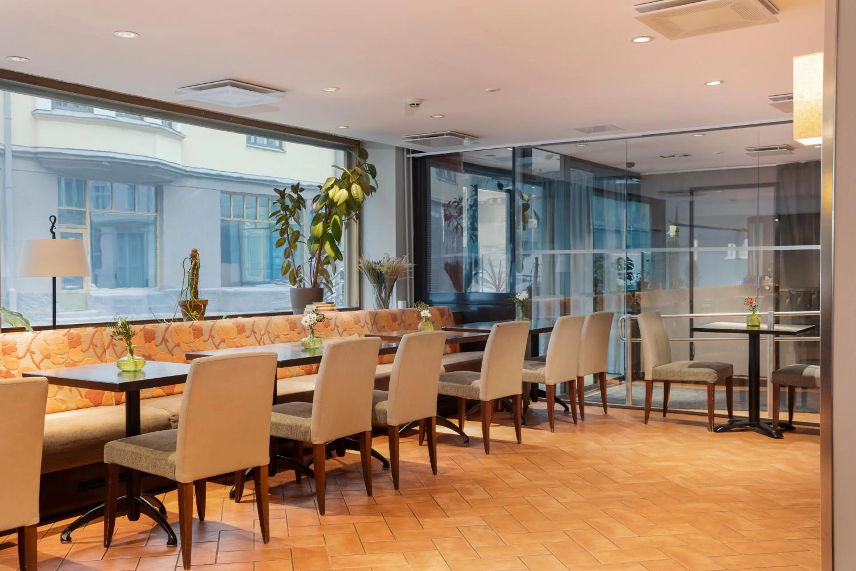 Restaurant/places to eat in Original Sokos Hotel Albert