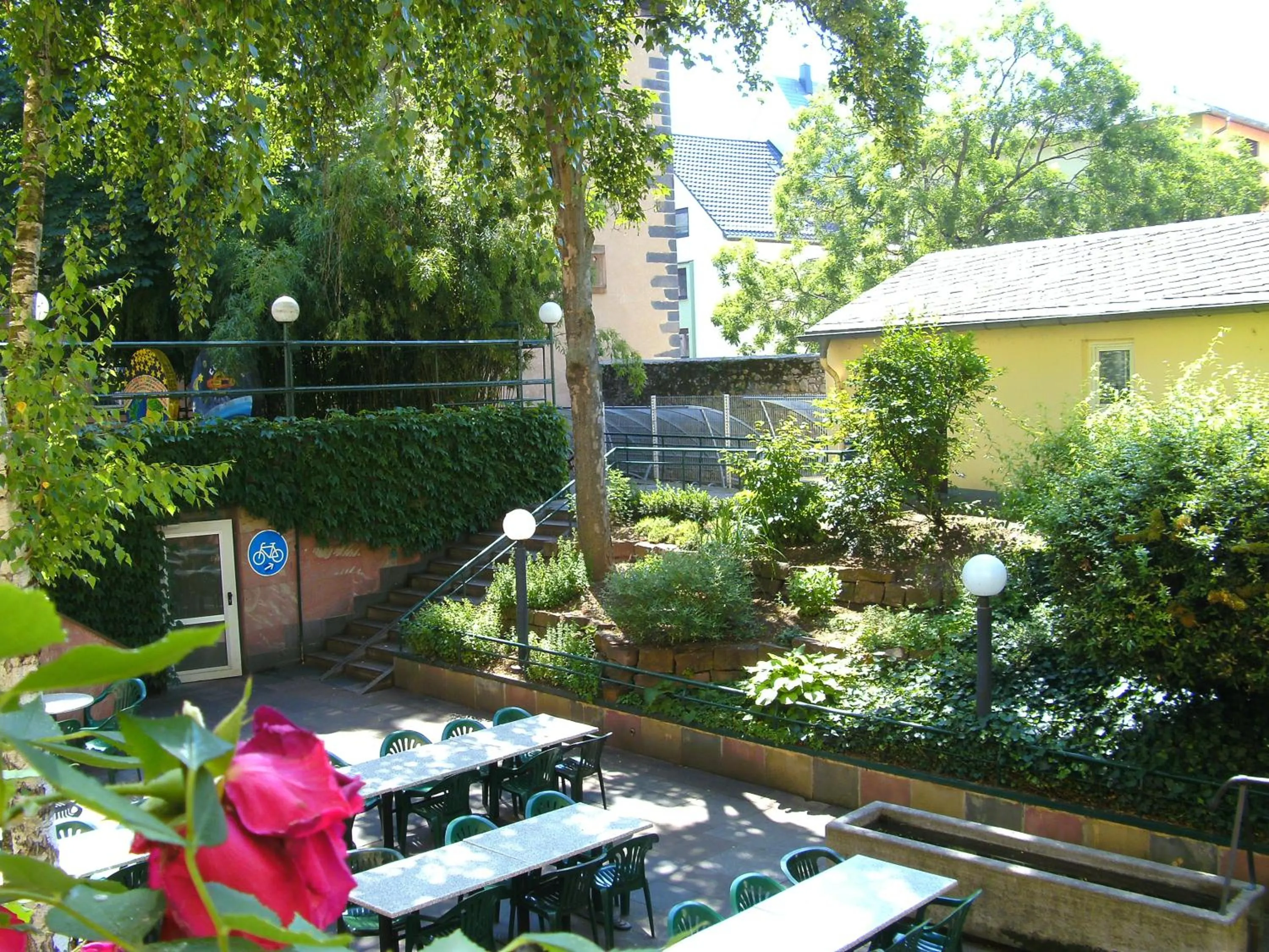 Restaurant/places to eat in Jugendherberge Frankfurt - Haus der Jugend