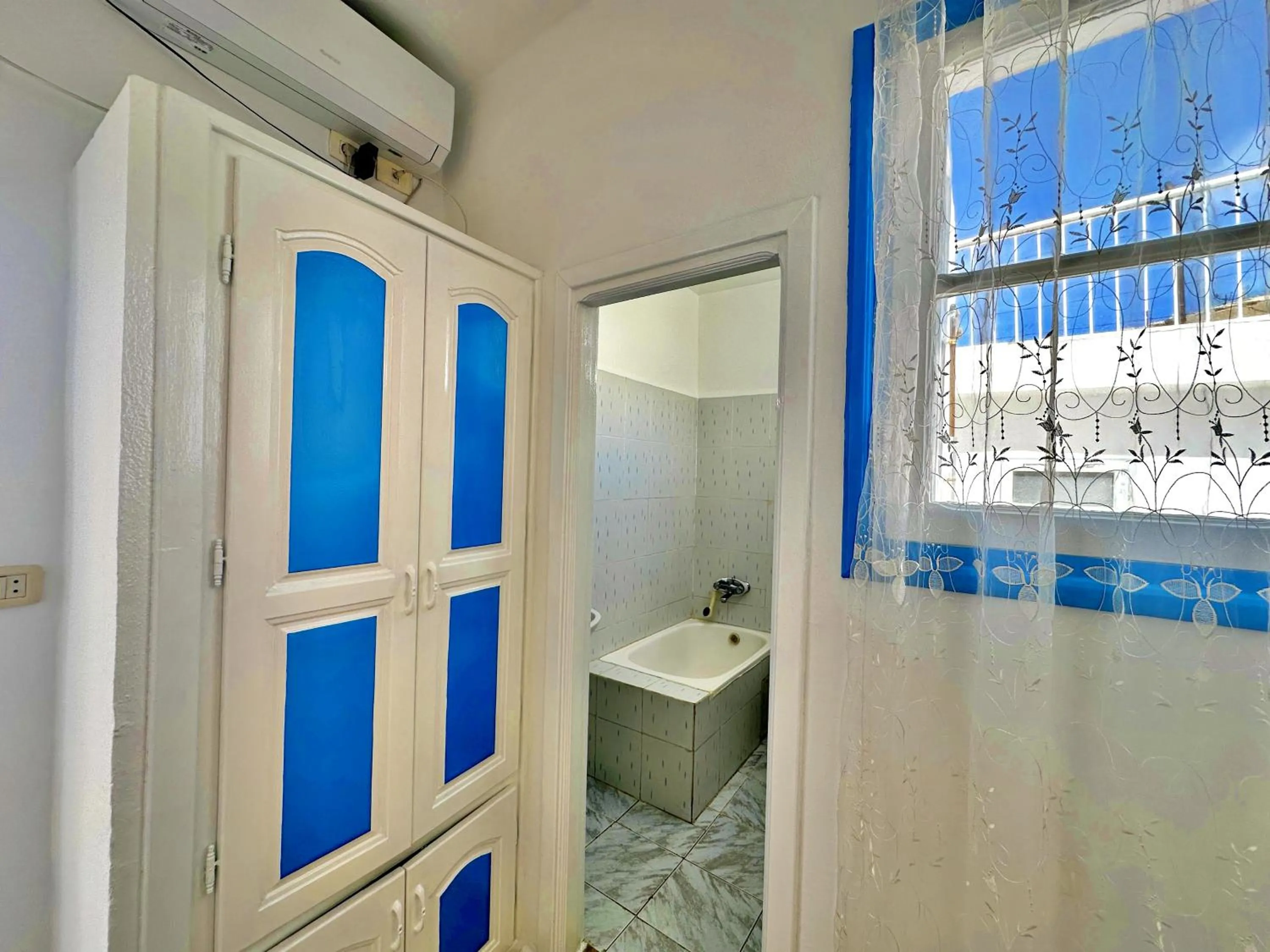 Bathroom in Hotel Paris