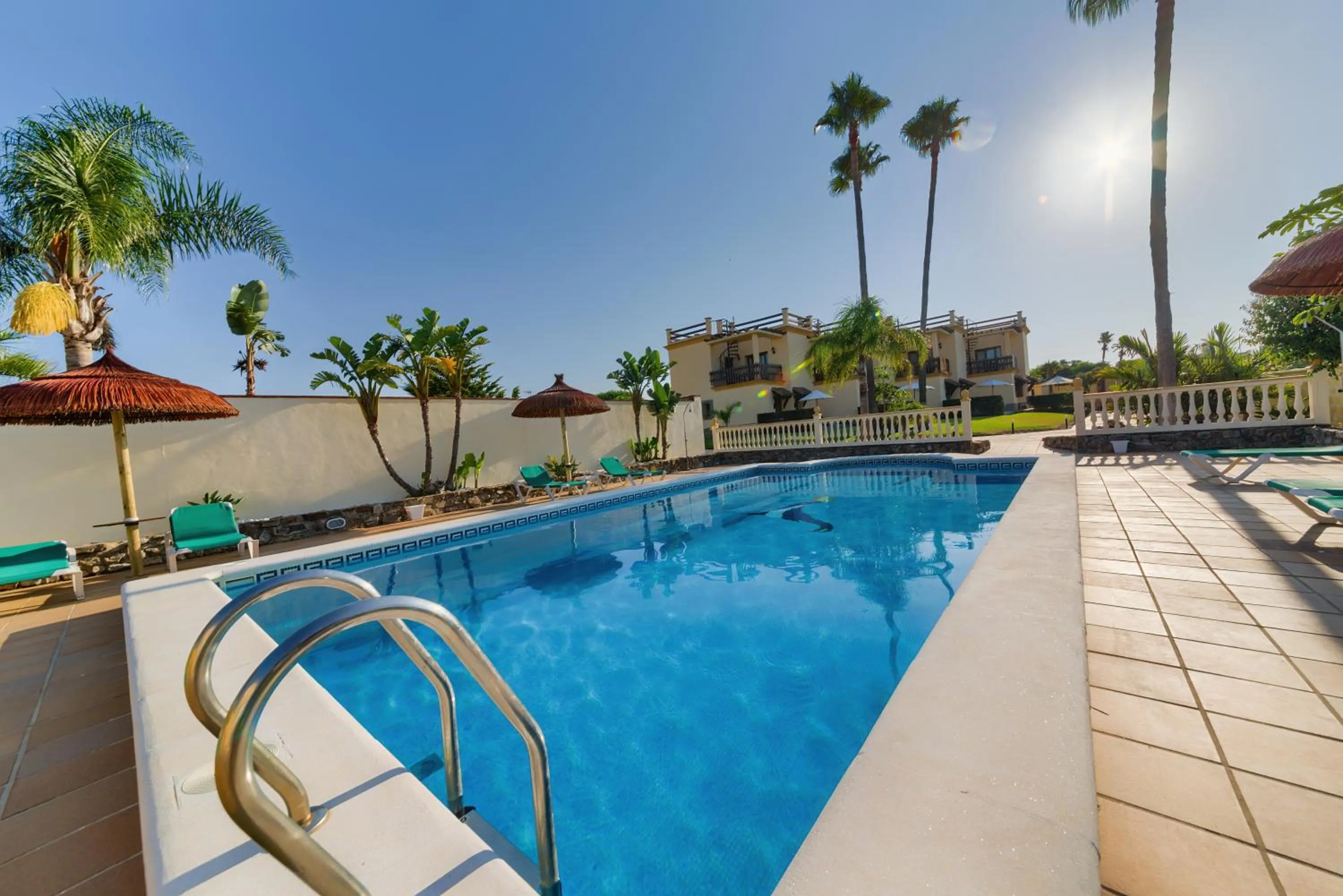 Swimming pool in Apartamentos Villafaro Conil