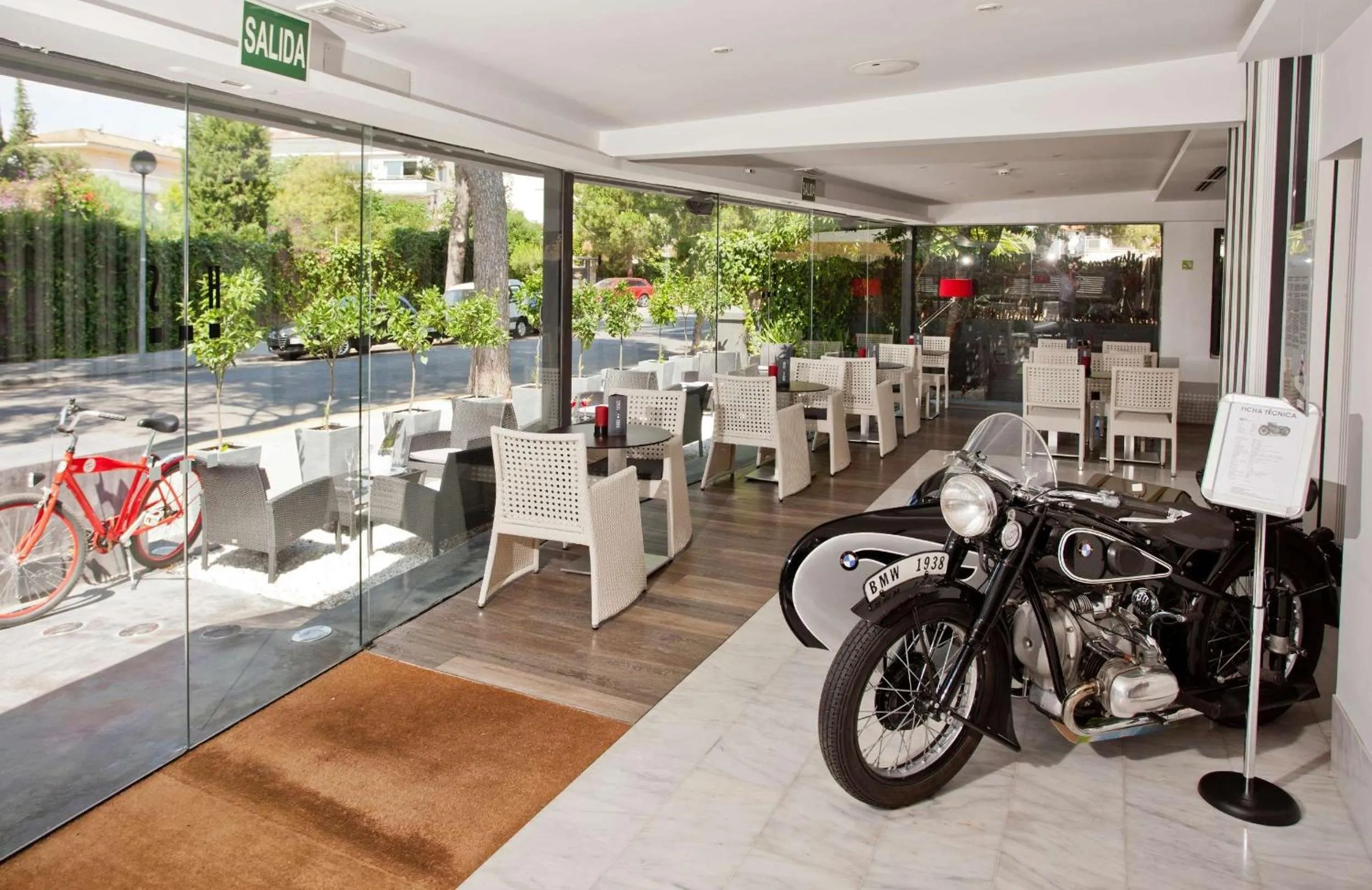 Seating area in Hotel Sitges