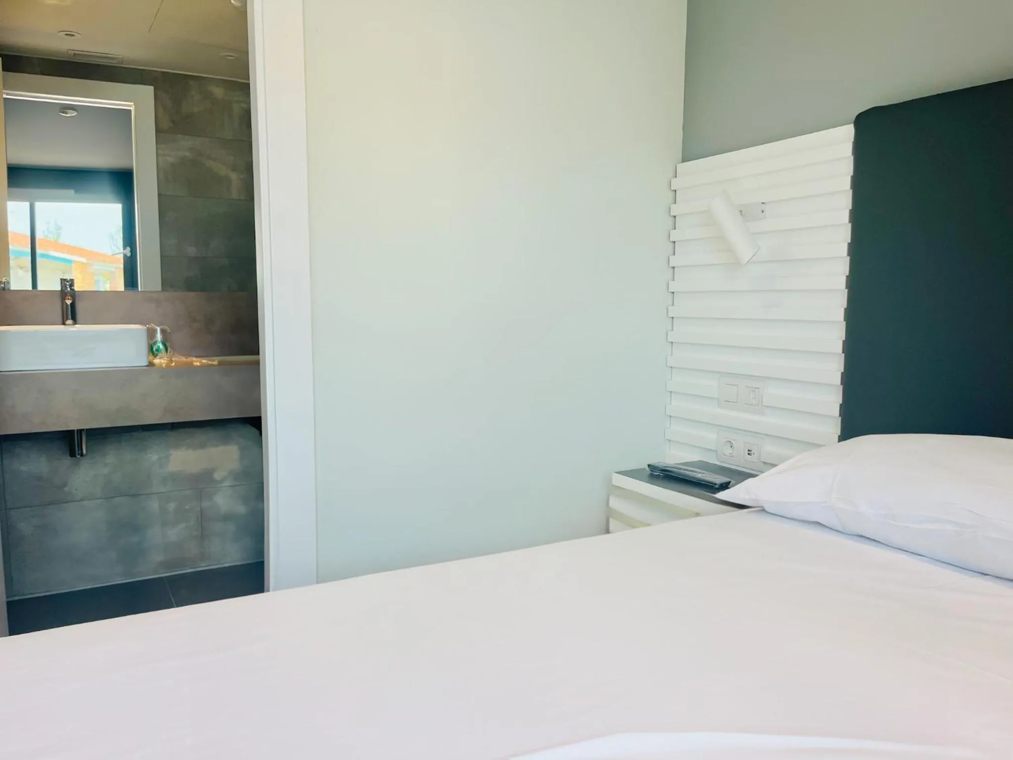 Economy Single Room - single occupancy in Hotel Sitges