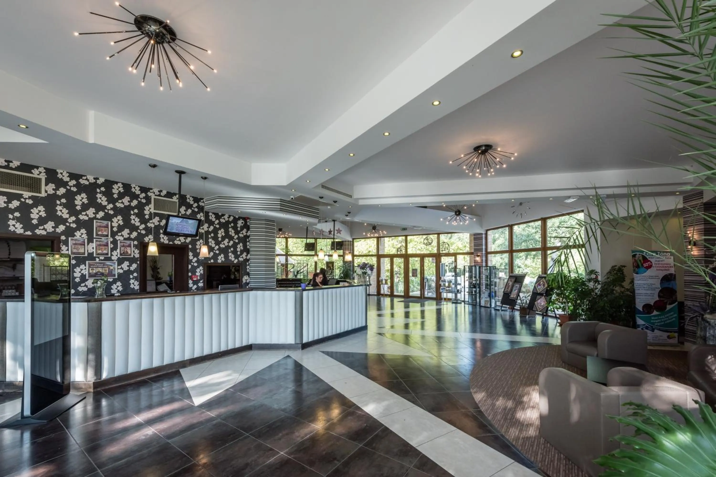 Lobby or reception in Session Hotel Ráckeve