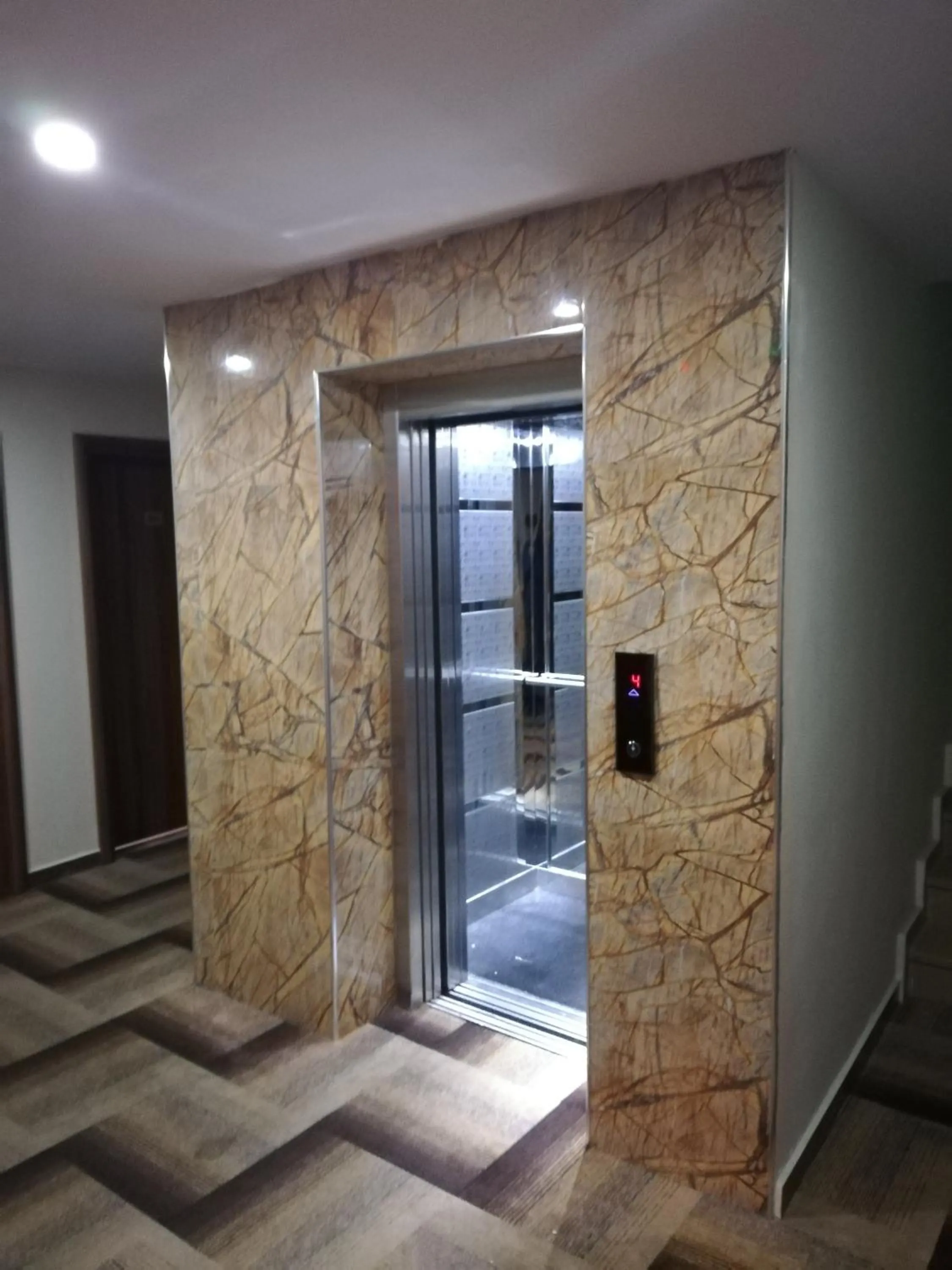 elevator in Bursa şahin hotel