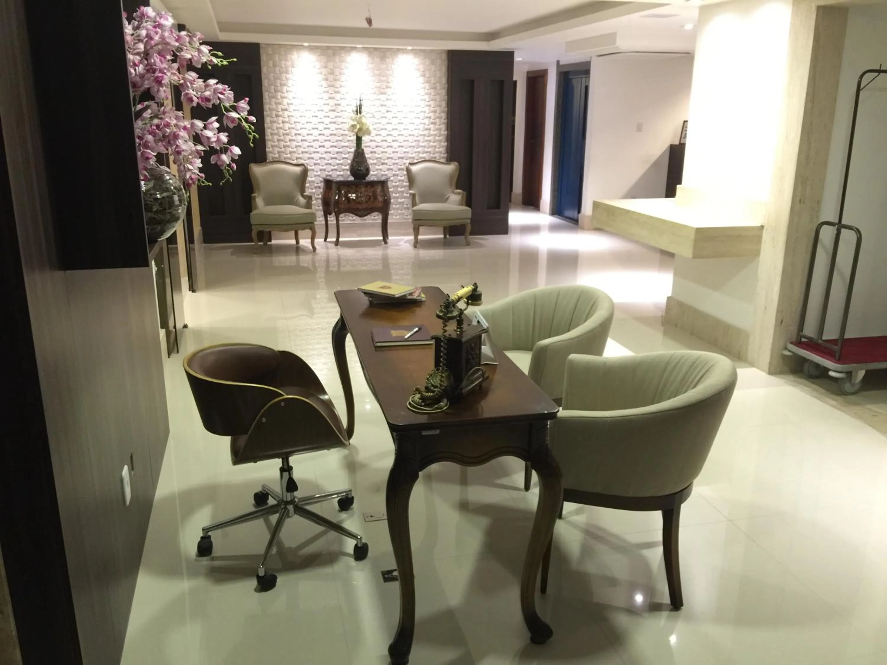 Communal lounge/ TV room in Palace Hotel Campos dos Goytacazes