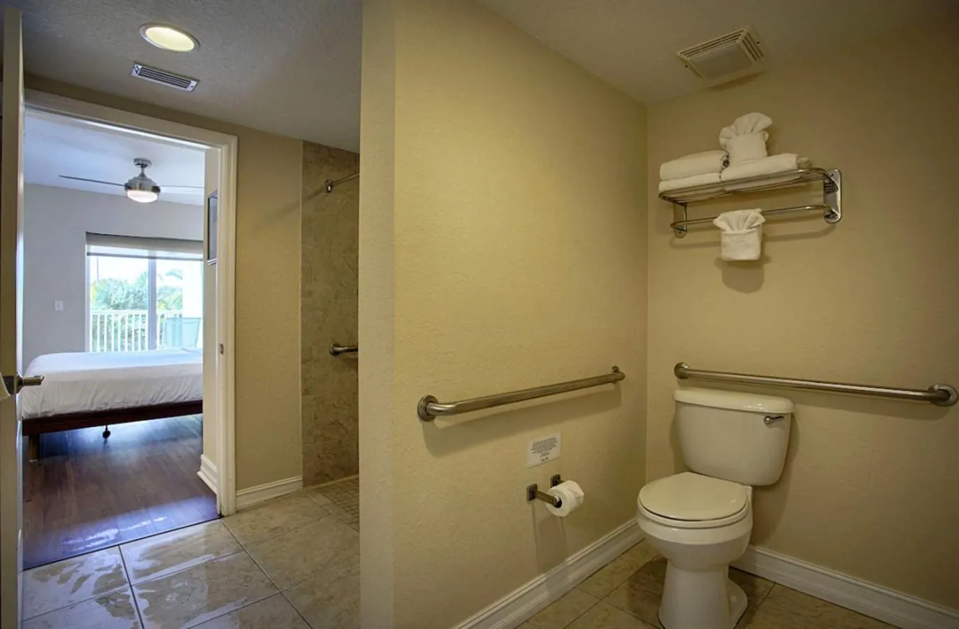 Shower in Crystal Palms Beach Resort