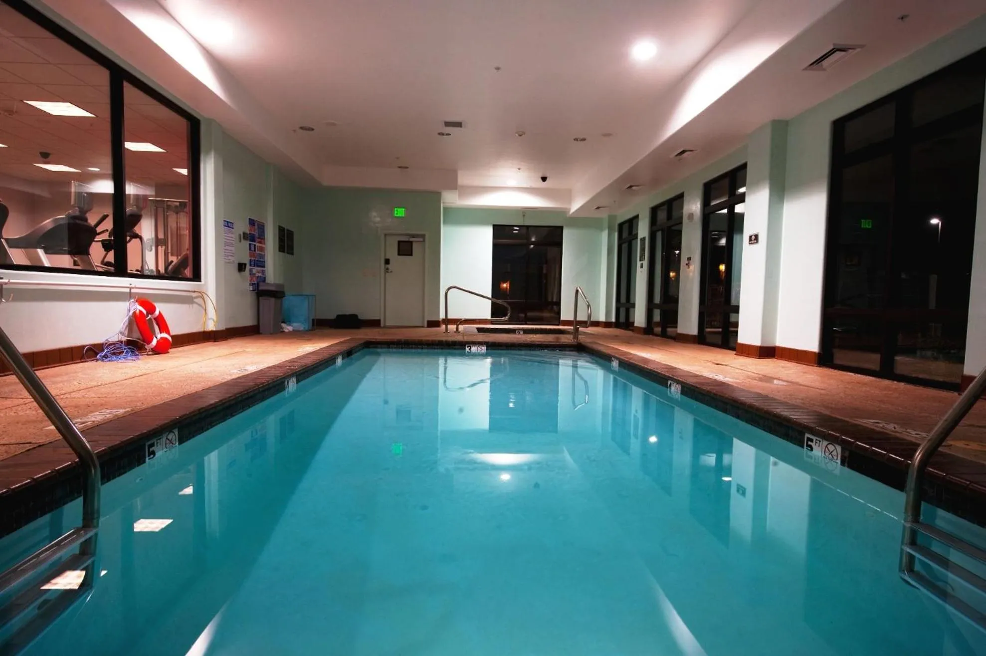 Swimming pool in Radisson Hotel Yuma