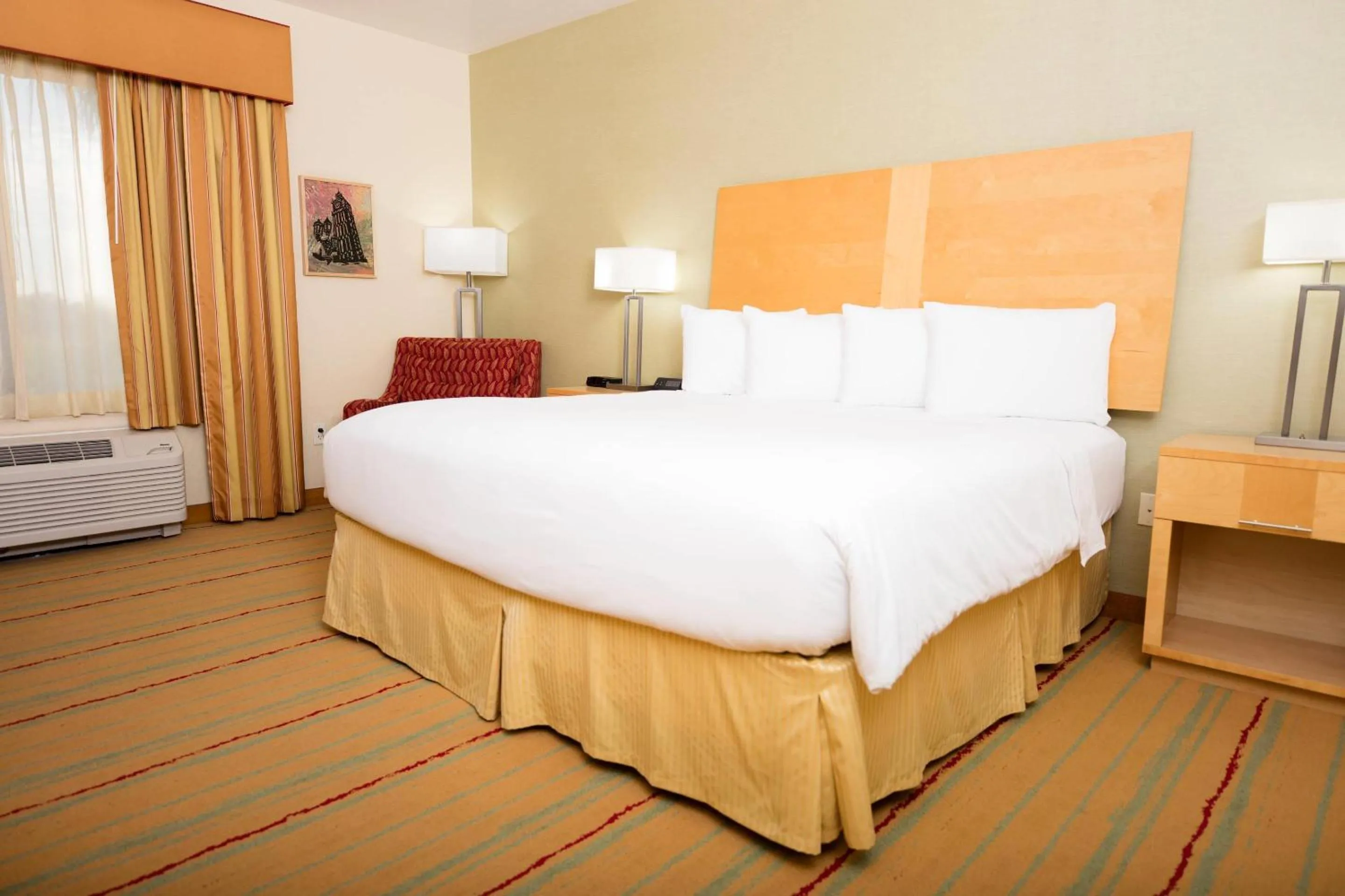 Bedroom, Bed in Radisson Hotel Yuma