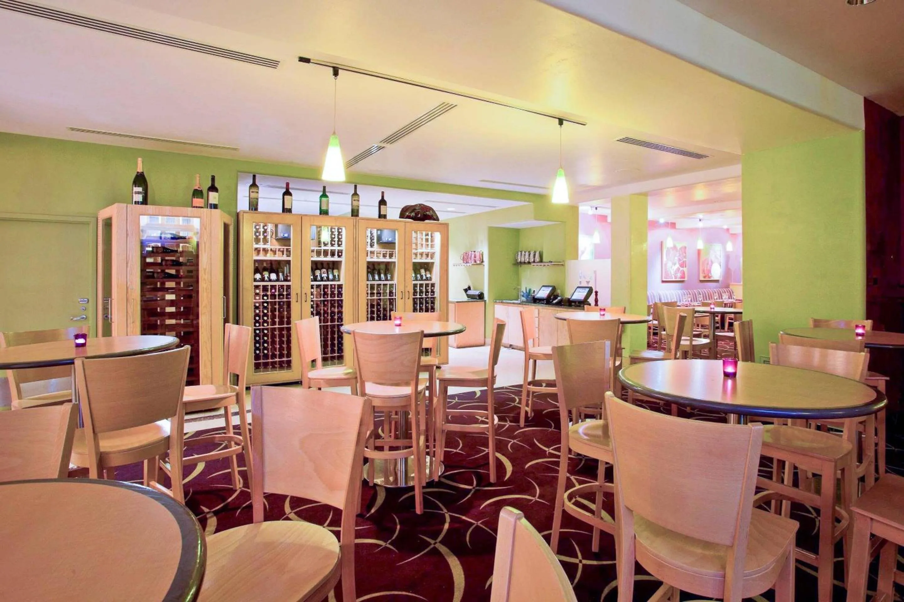 Restaurant/places to eat in Radisson Hotel Yuma