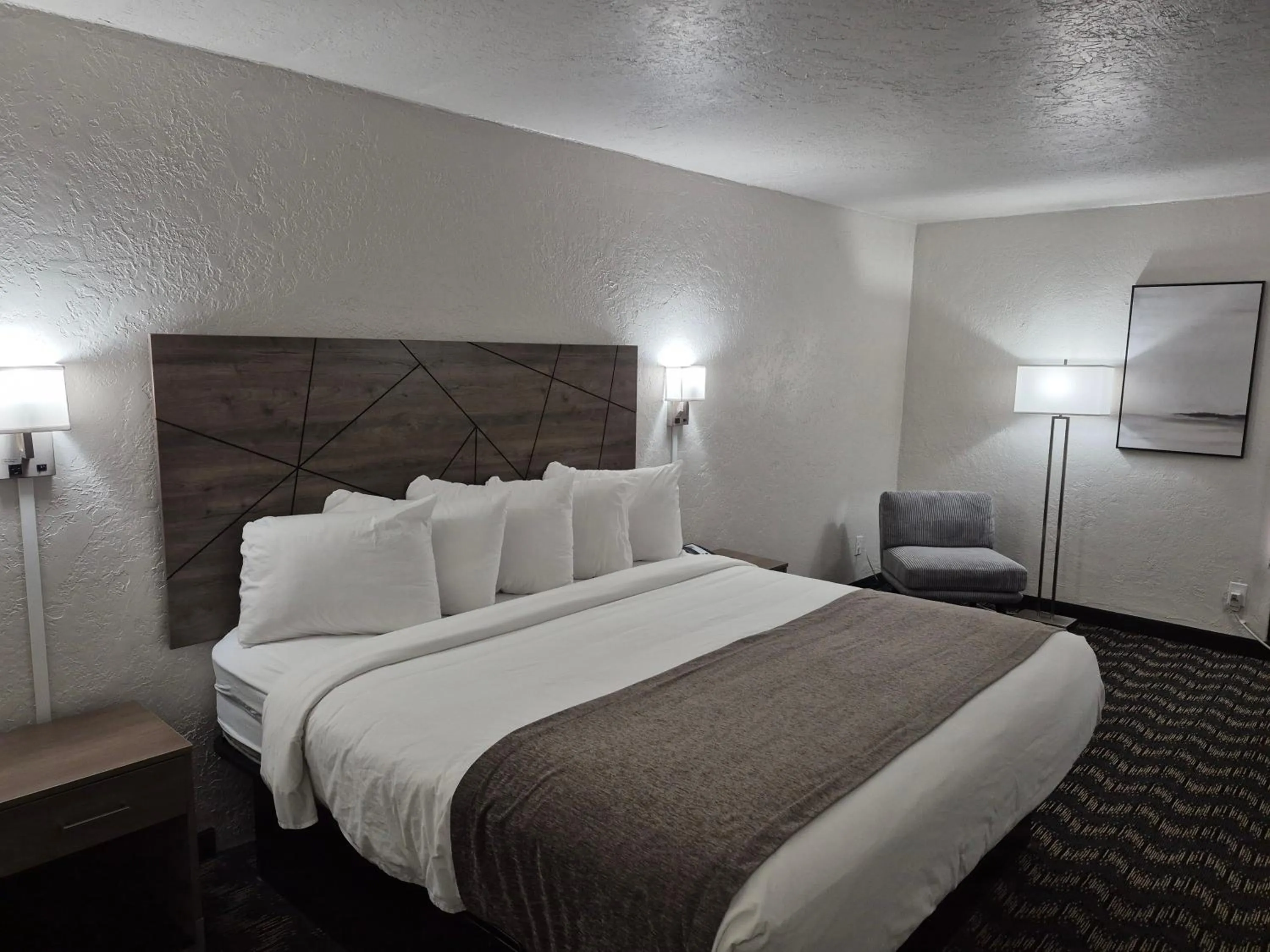 Bed in Abilene Whitten Inn