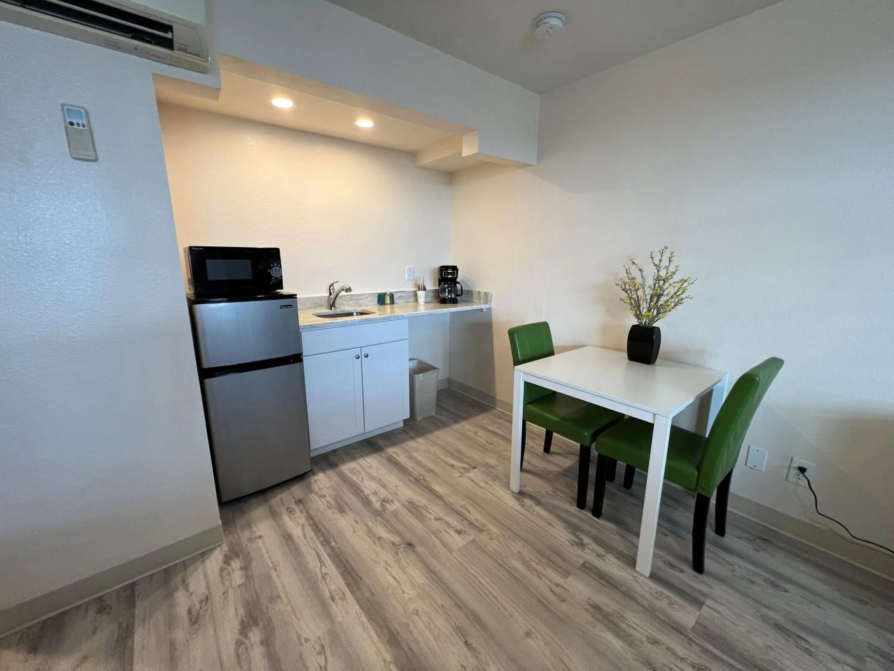 Beachside Resort Motel