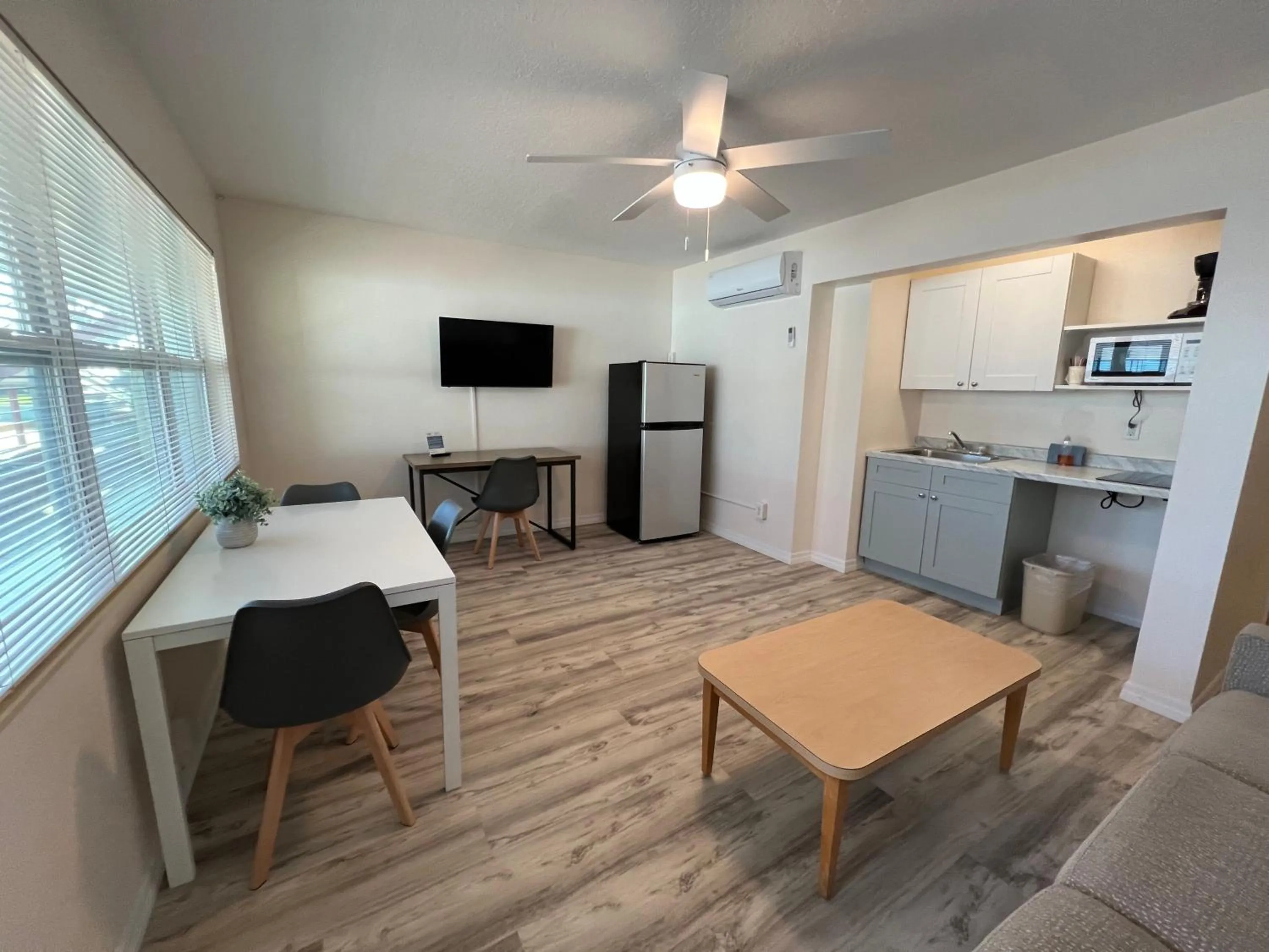 Beachside Resort Motel