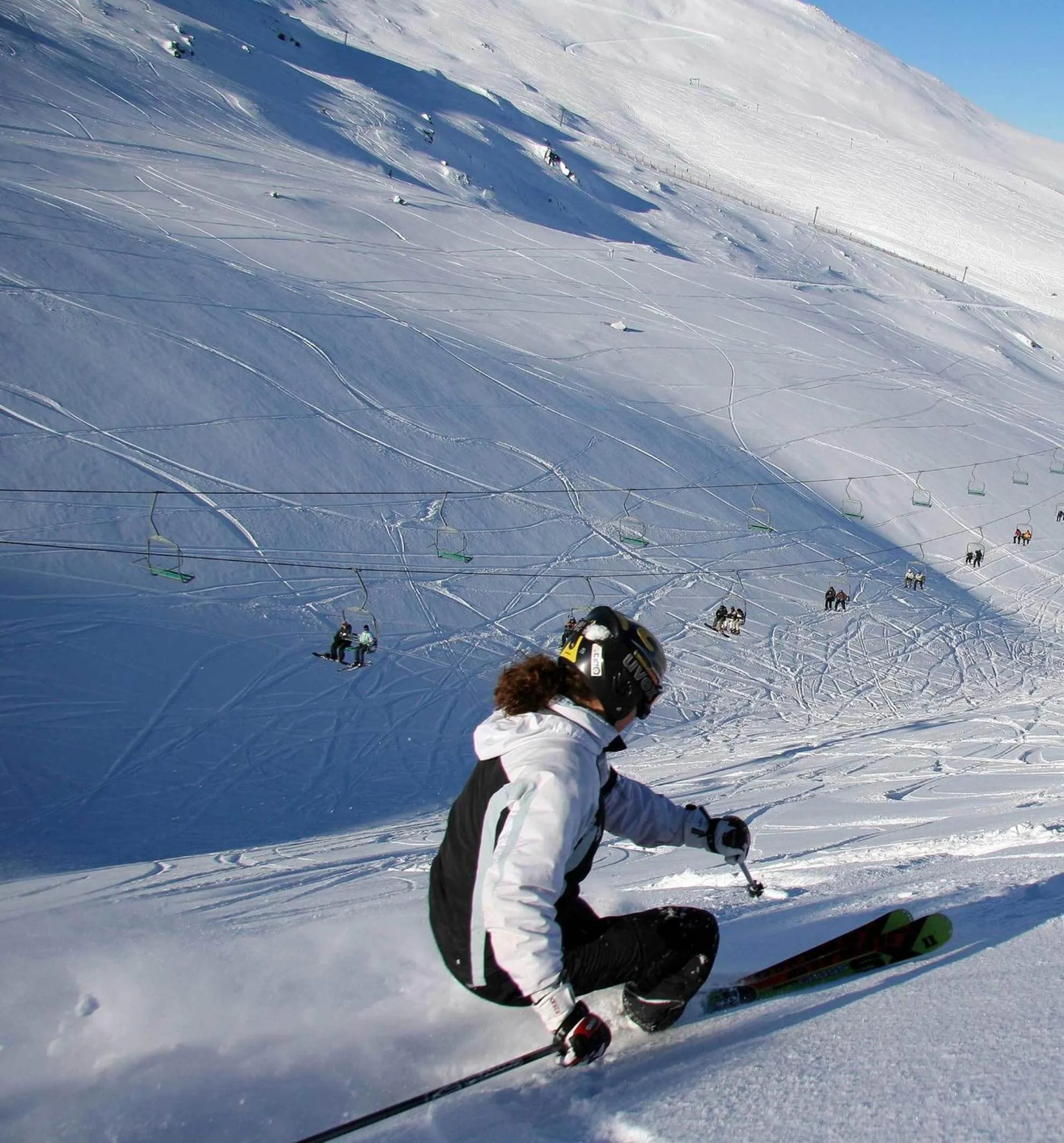 Skiing in Pinewood Motels