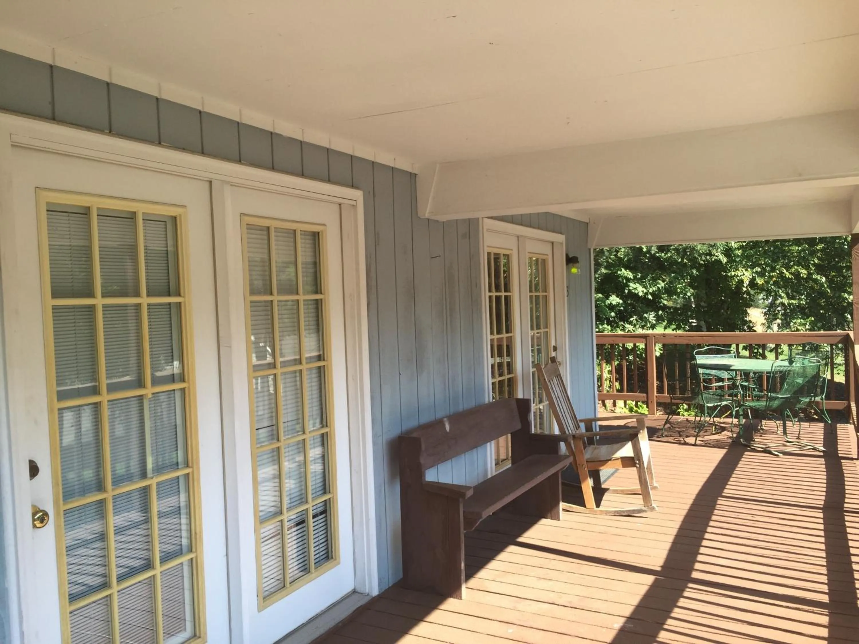 Facade/entrance in Highland Hills Motel & Cabins