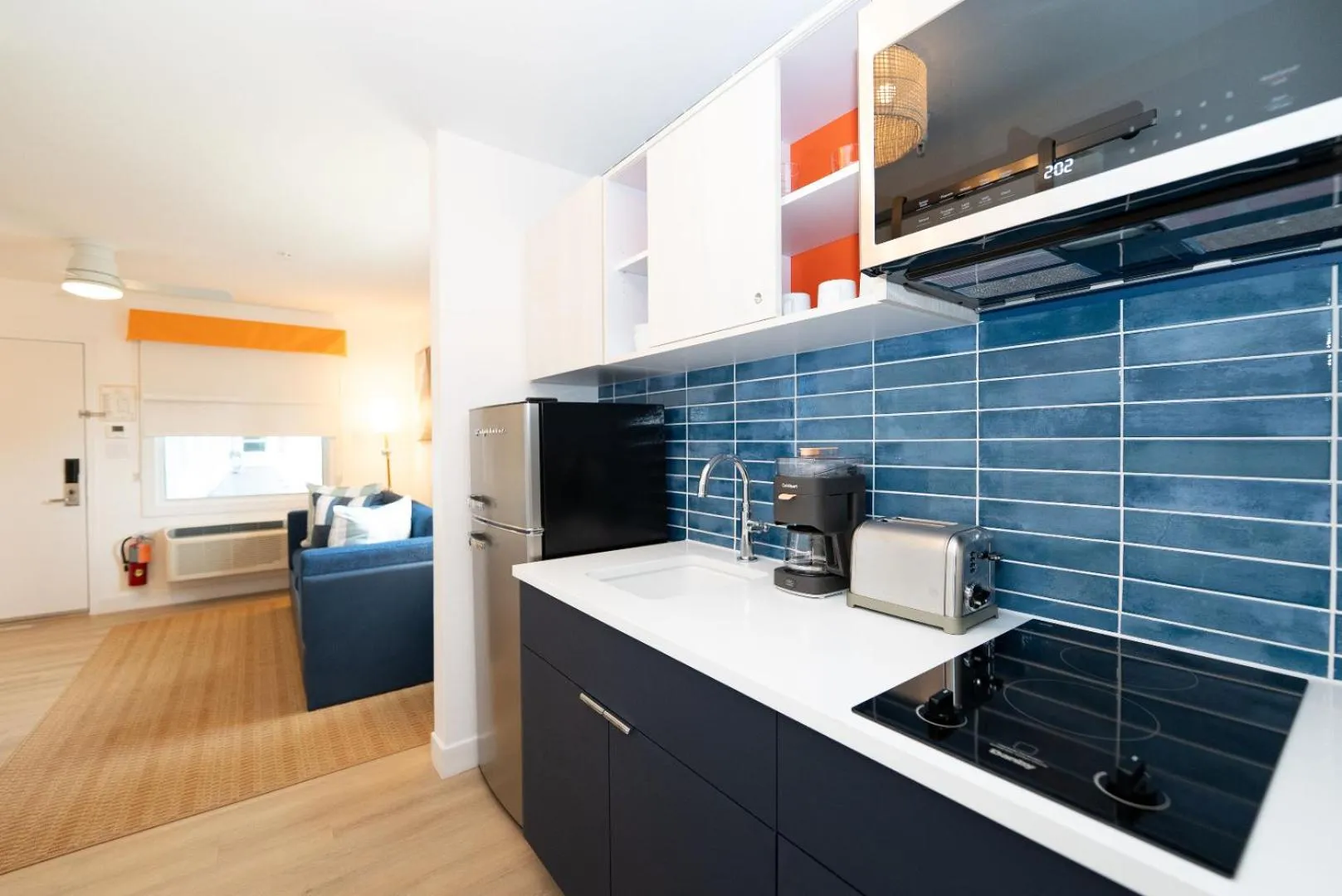 Kitchen or kitchenette in The Sunshine Hotel and Suites