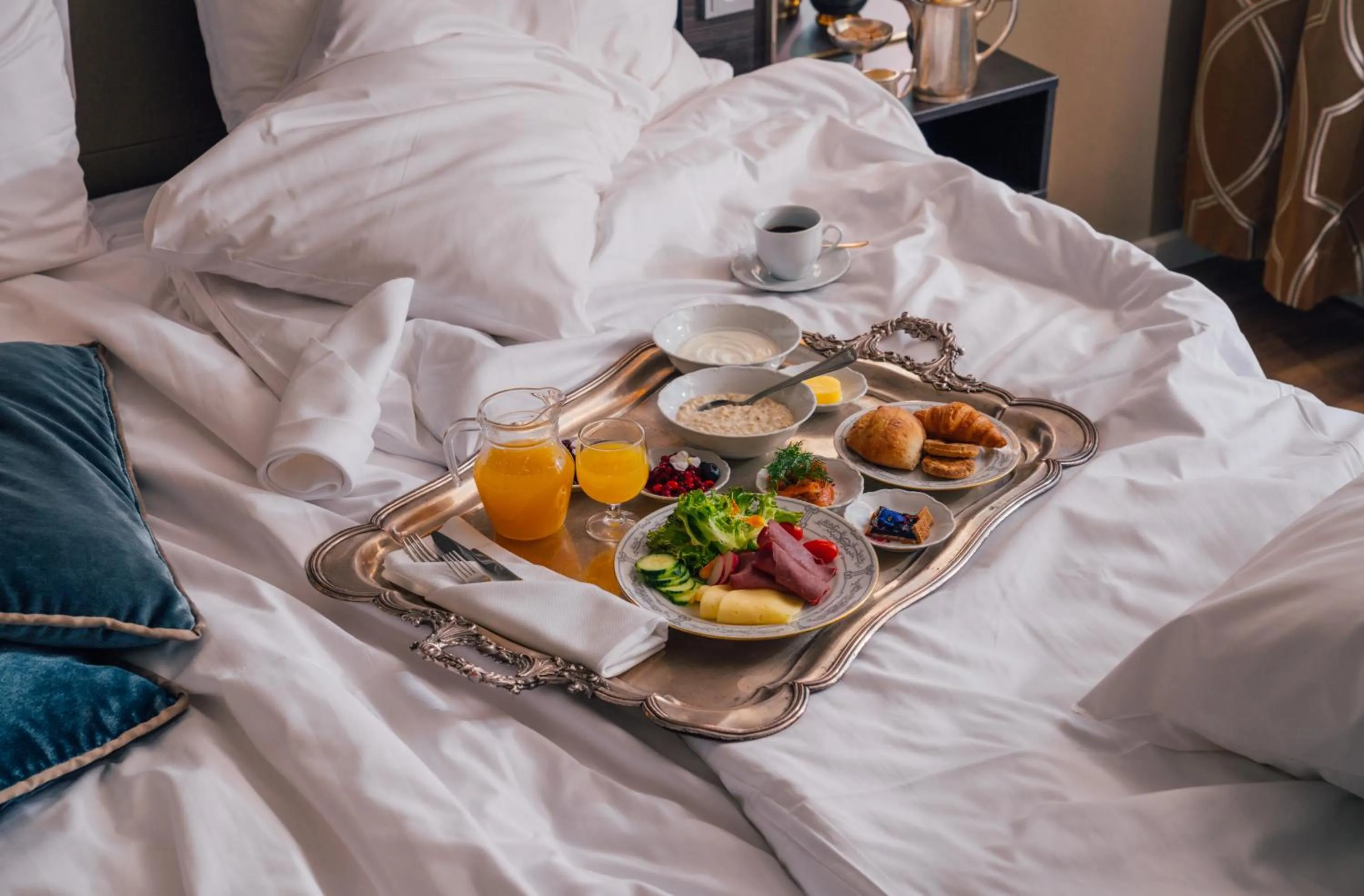 Breakfast, Bed in Hotel Haikko Manor & Spa