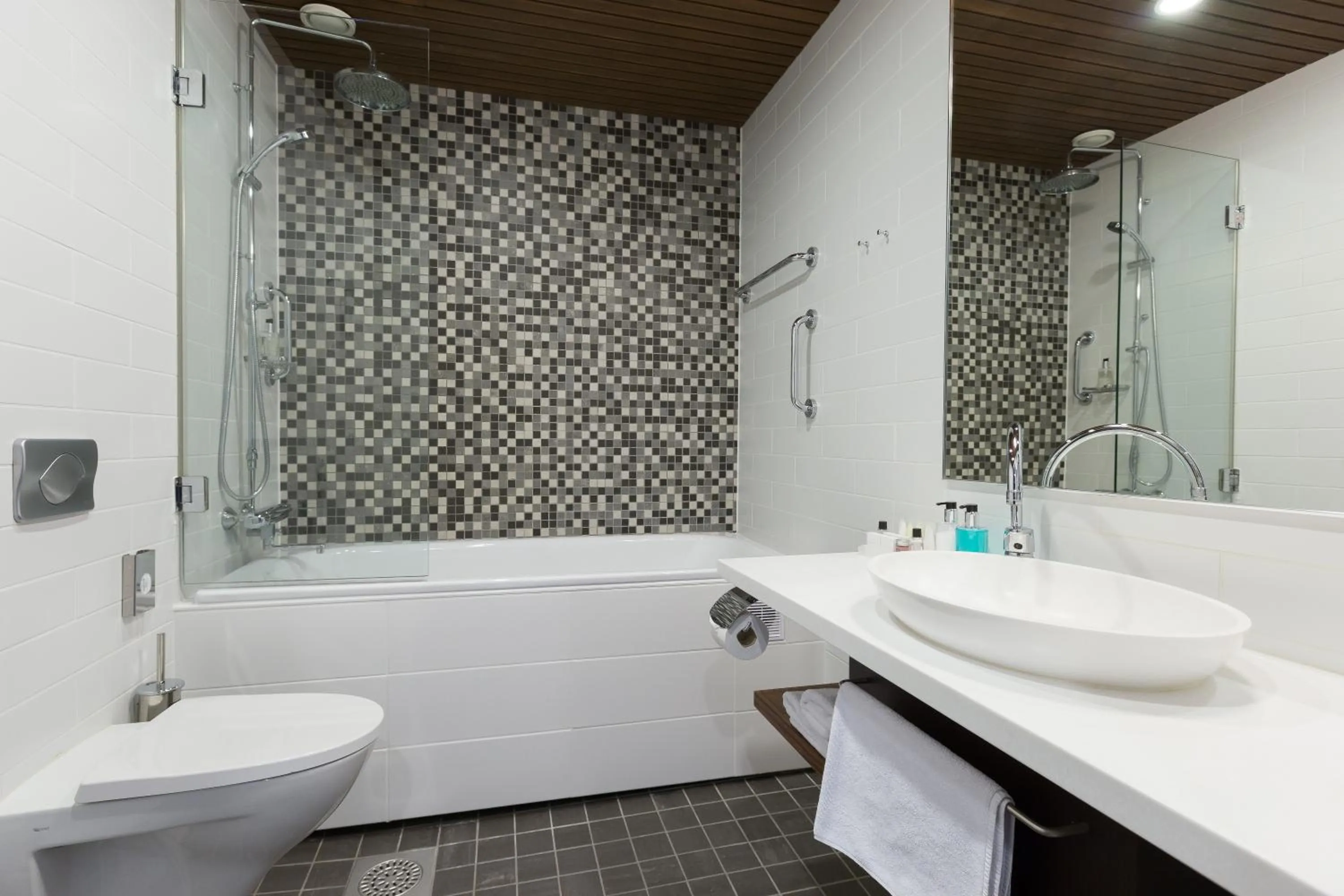 Bathroom in Hotel Katajanokka, Helsinki, a Tribute Portfolio Hotel