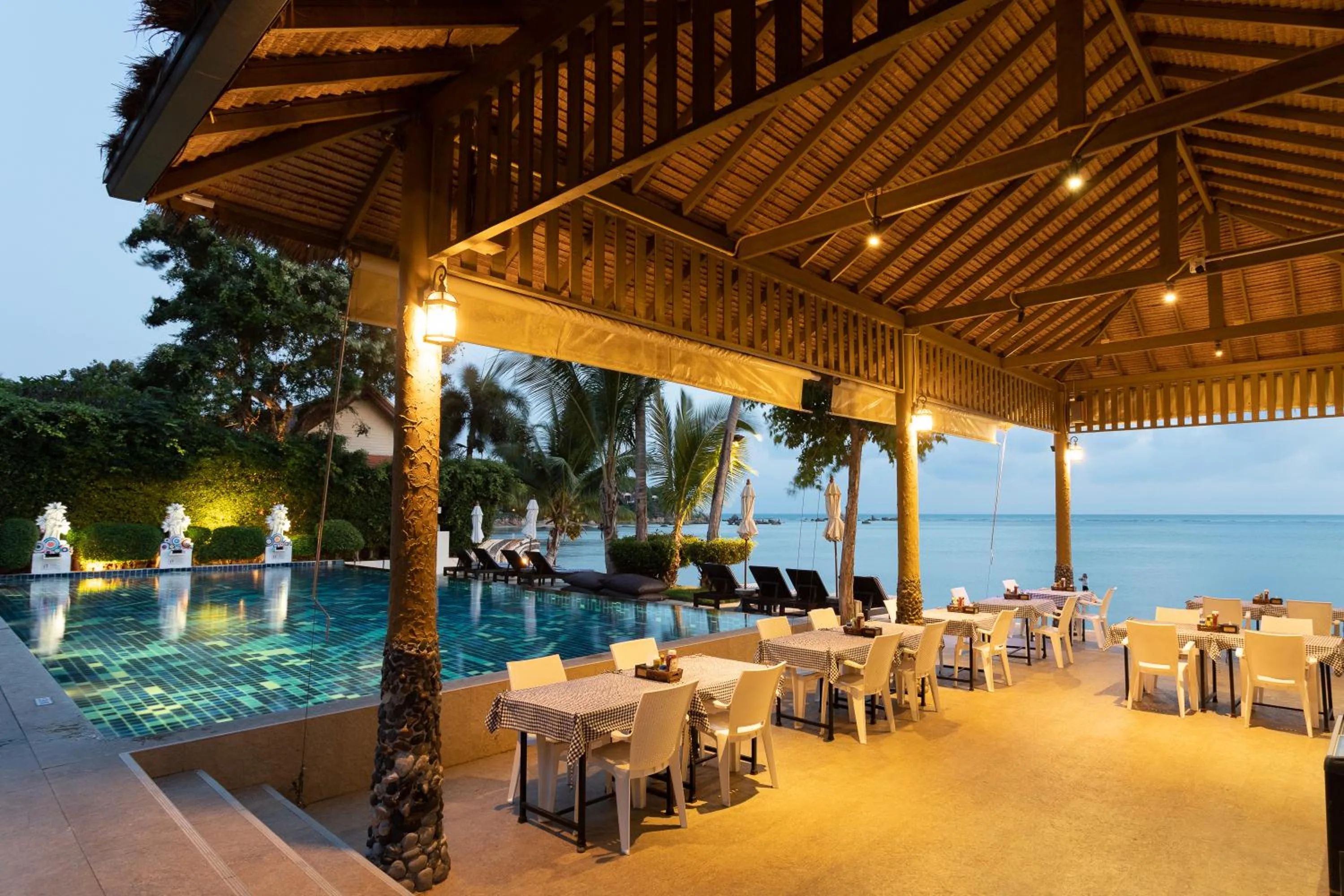 Restaurant/places to eat in Palm Coco Mantra