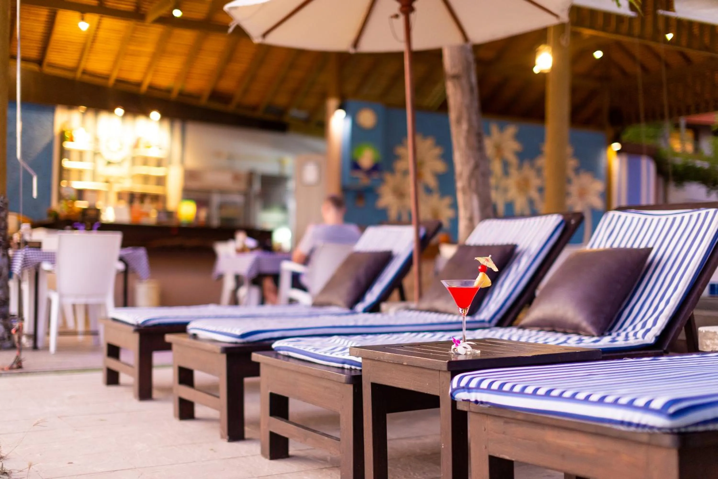 Restaurant/places to eat in Palm Coco Mantra