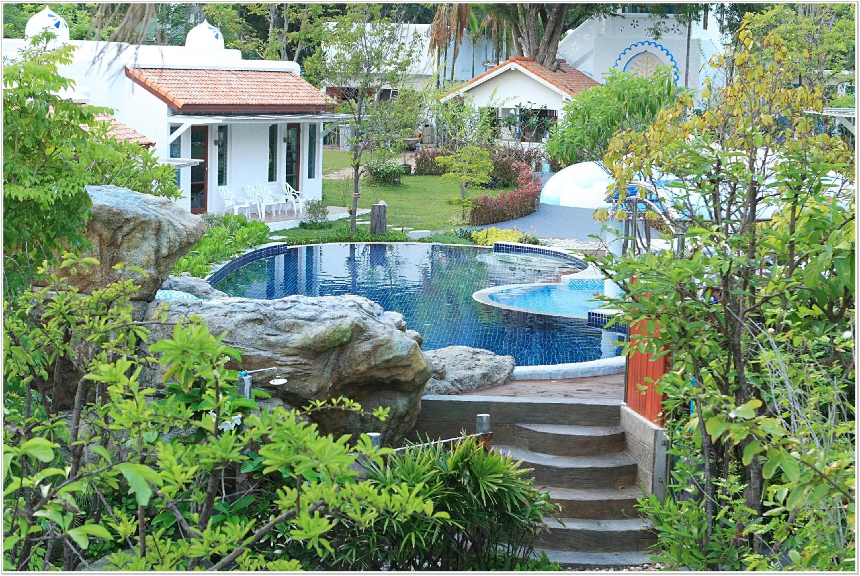 Pool view in Baanmontra Beach Resort - Bankrut