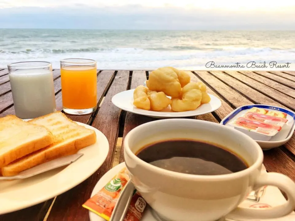 Breakfast in Baanmontra Beach Resort - Bankrut