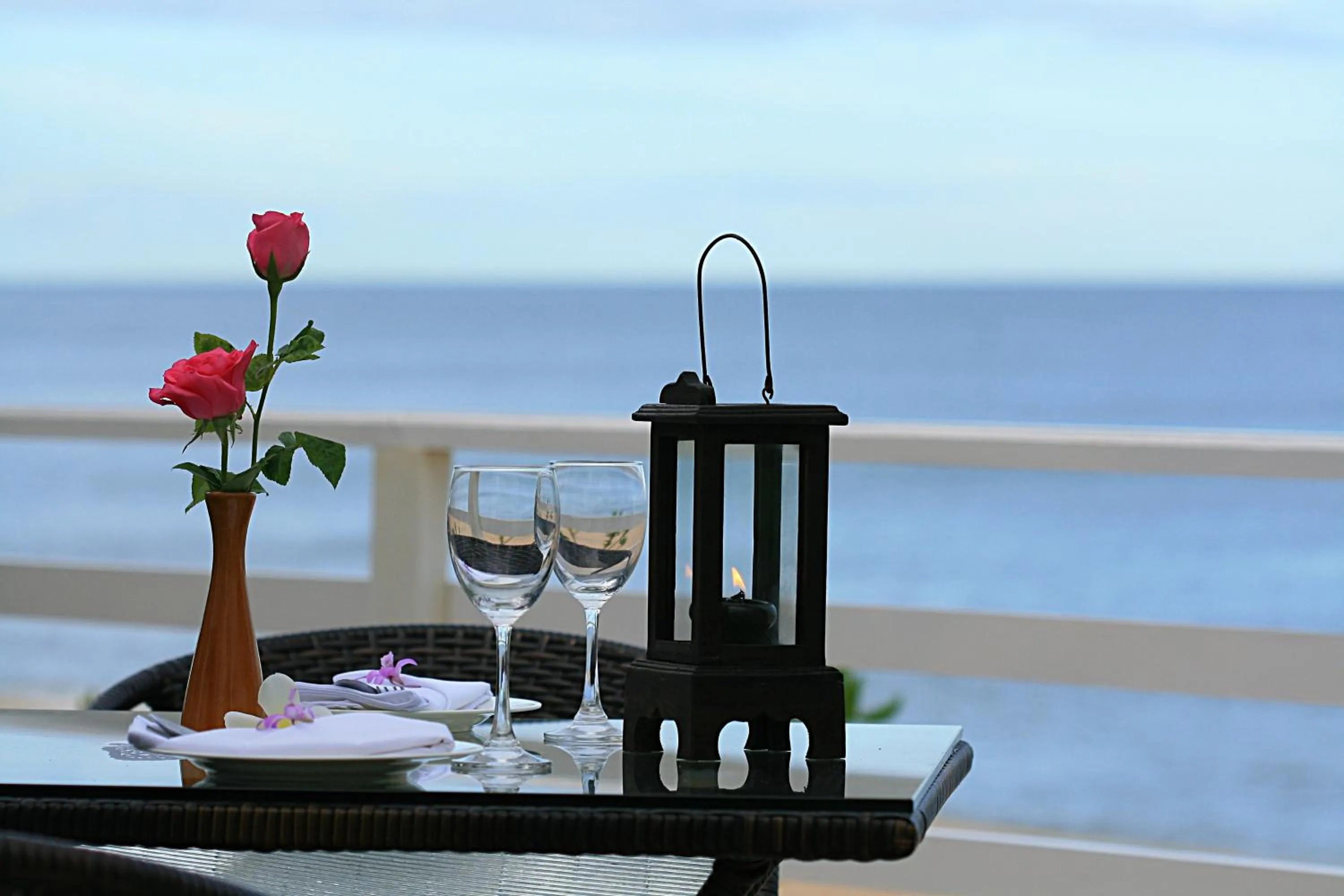 Food and drinks in Baanmontra Beach Resort - Bankrut