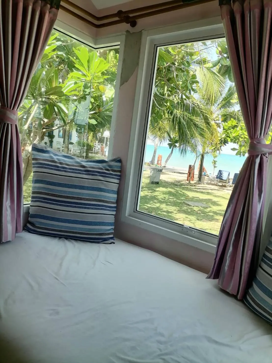 Bed in Baanmontra Beach Resort - Bankrut