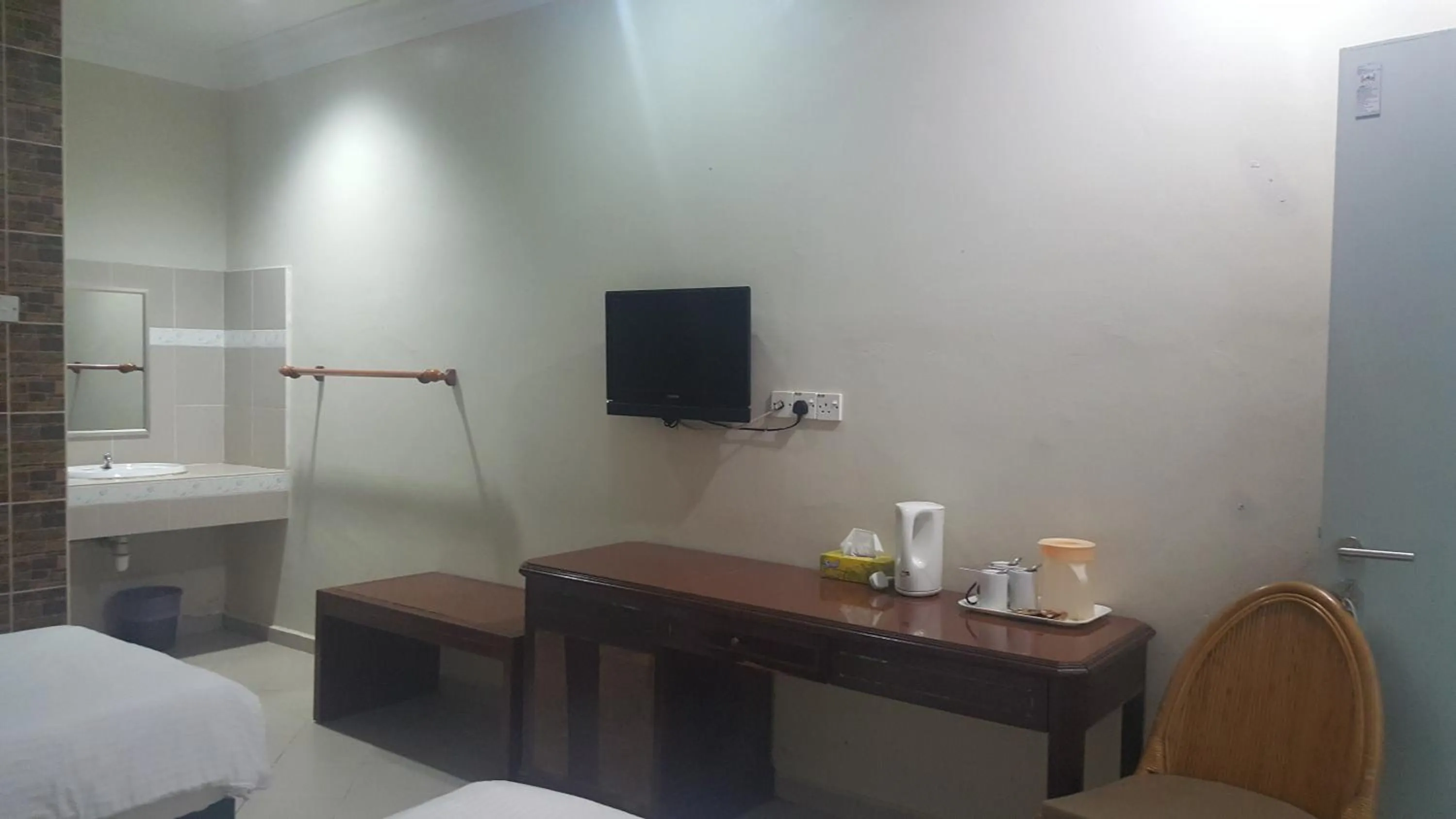 Bed in HOTEL SHAFURA 1