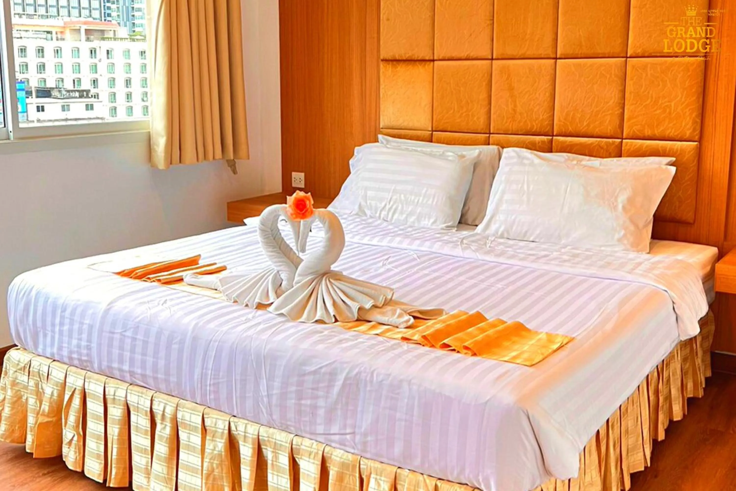 Bedroom, Bed in The Grand Lodge Pattaya