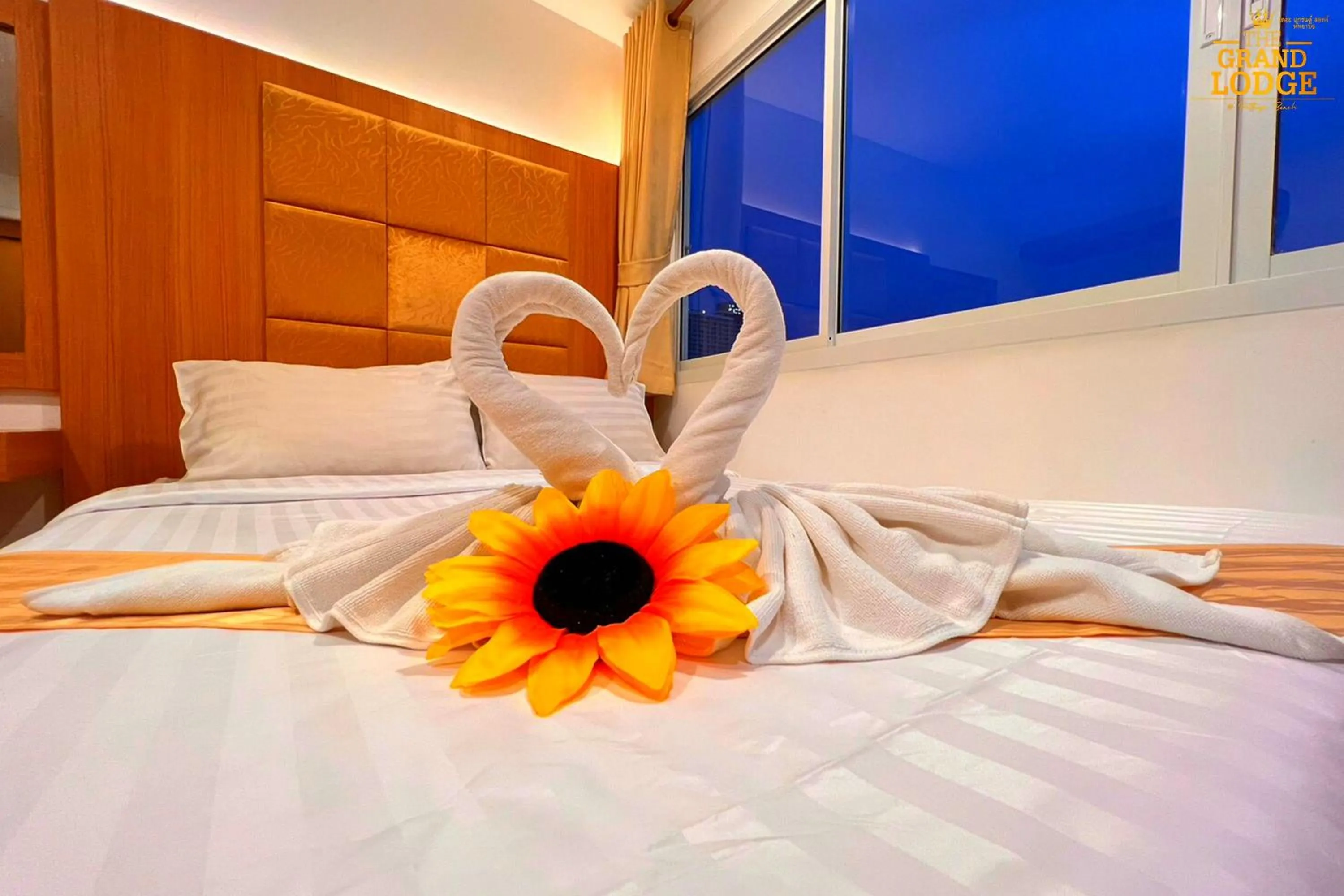 Bedroom, Bed in The Grand Lodge Pattaya