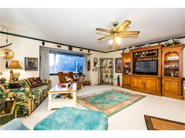 Matthews Manor Bed & Breakfast