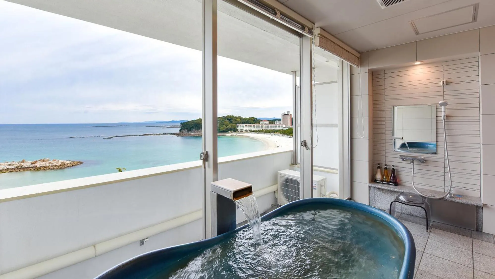 Natural landscape in Hotel Sanrakuso