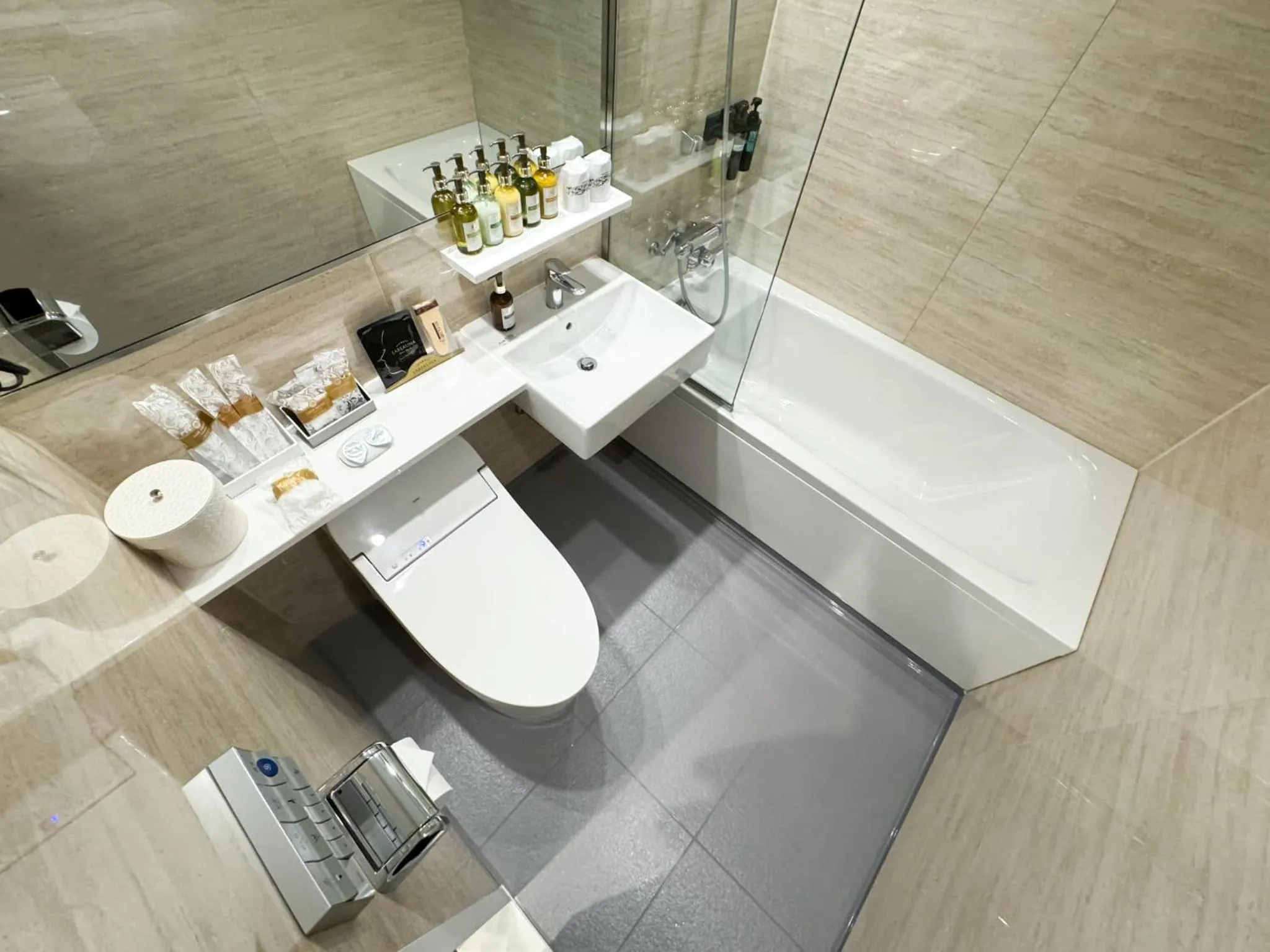 Shower in Hotel Rocks