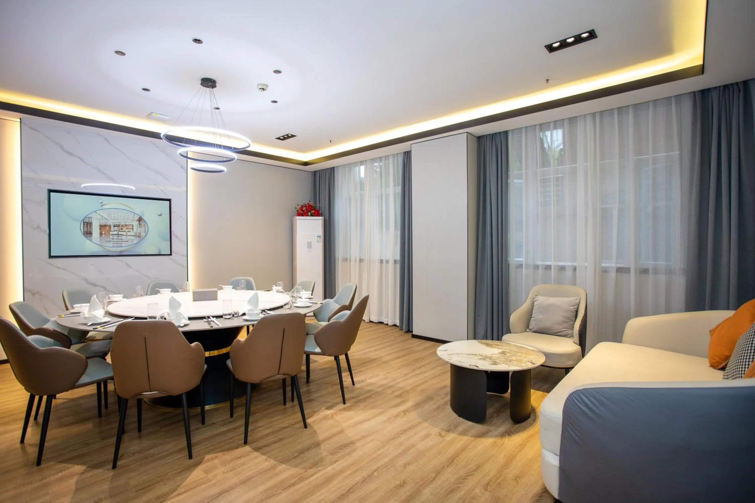 Restaurant/places to eat in VX Hotel Shanghai Yixian Road Dabaishu