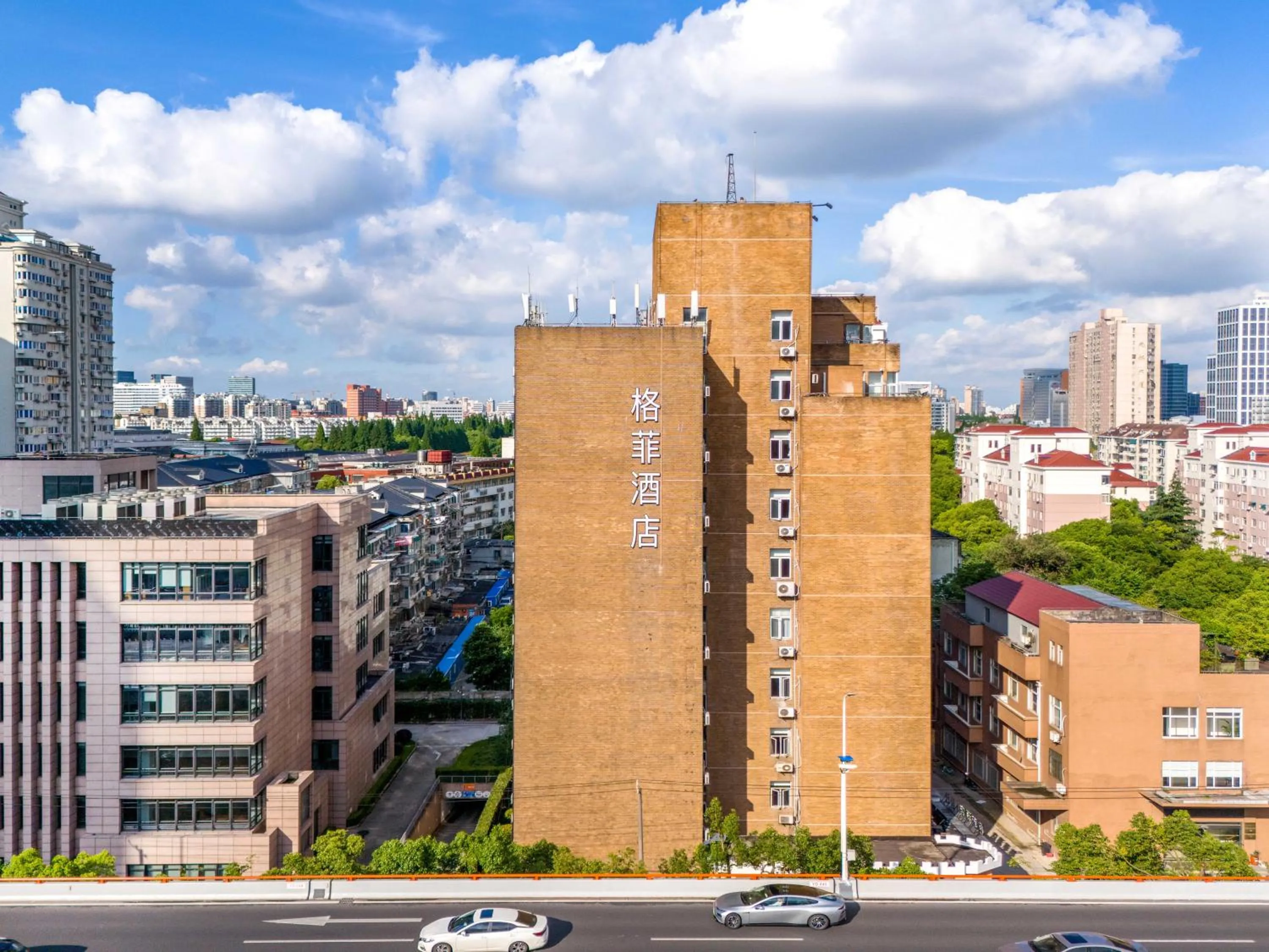 Property building in VX Hotel Shanghai Yixian Road Dabaishu