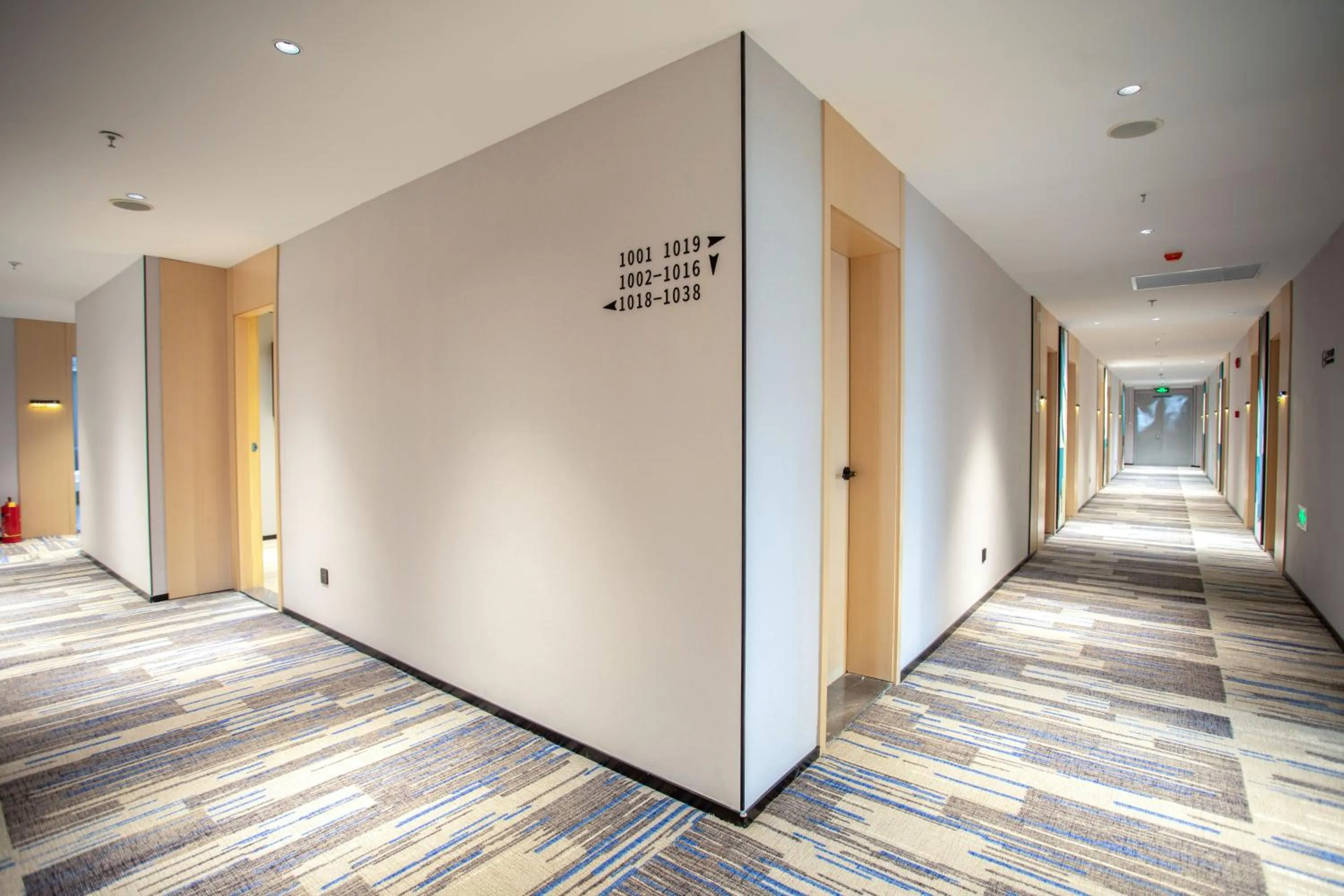 Property building in VX Hotel Shanghai Yixian Road Dabaishu